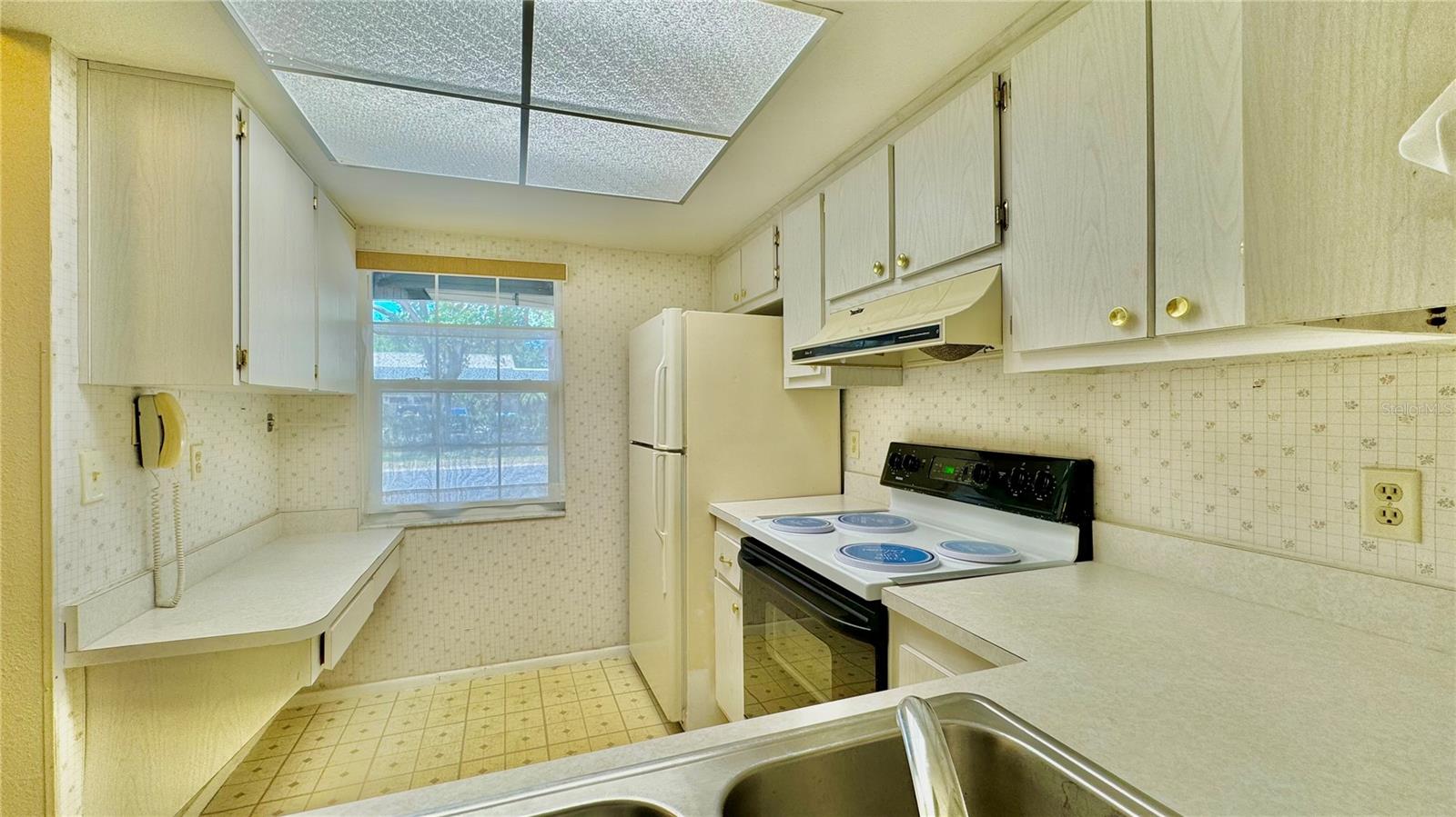 Image 4 of 14 For 601 Hercules Avenue 1304