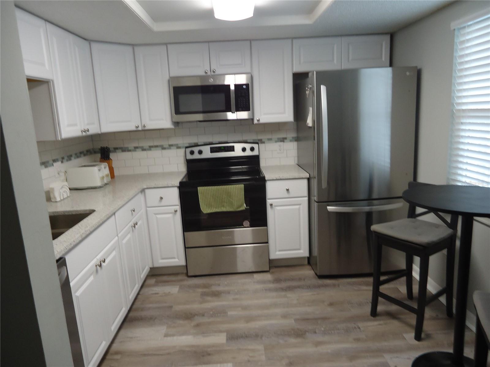 Image 2 of 20 For 860 Virginia Street 308