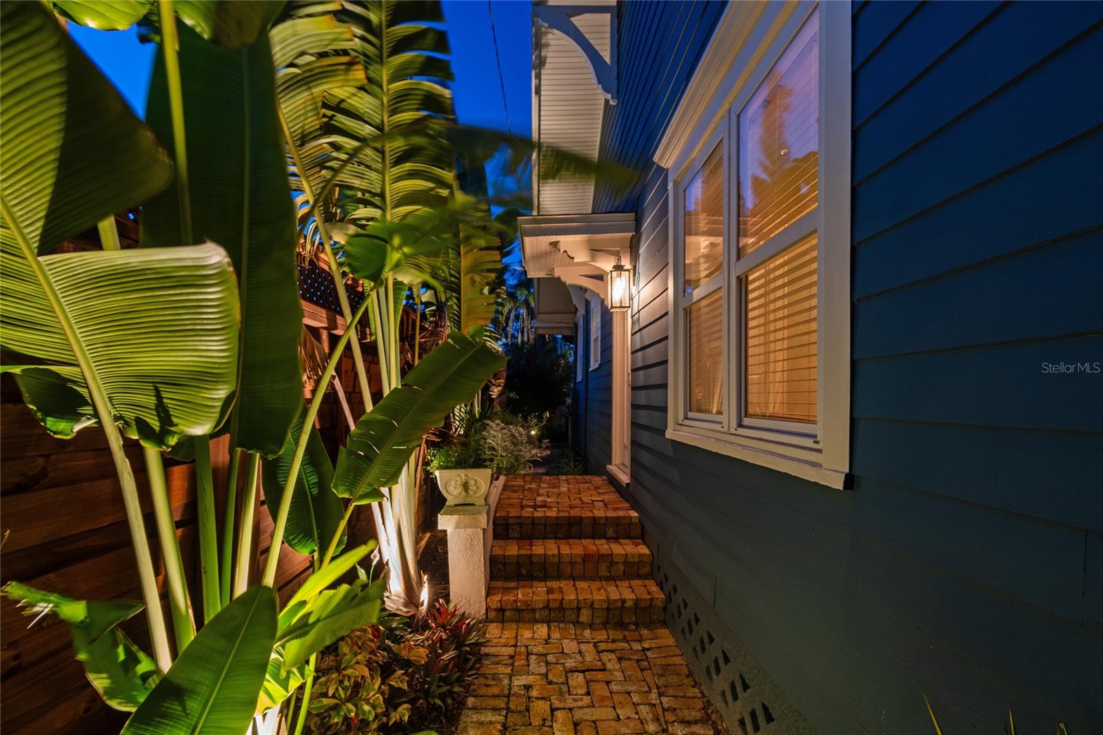 Image 5 of 12 For 135 12th Avenue Ne