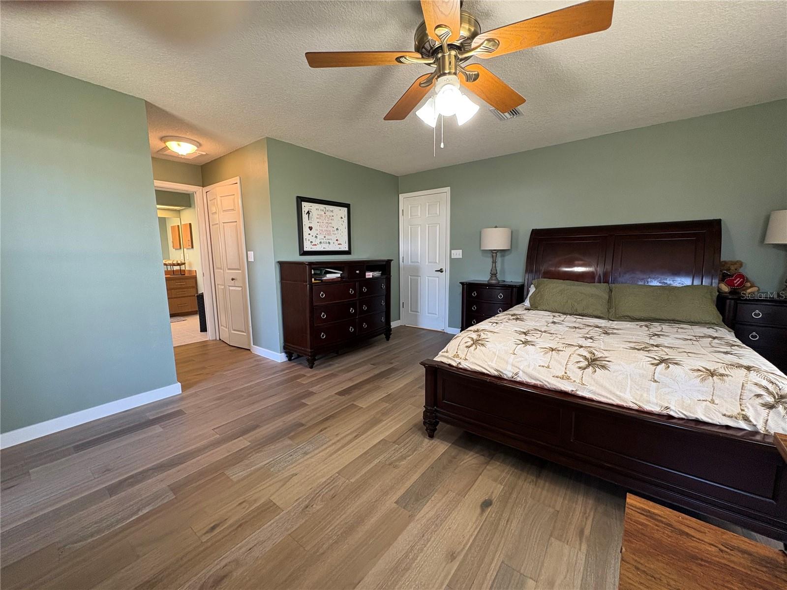 Image 12 of 24 For 22941 Leafwood Court