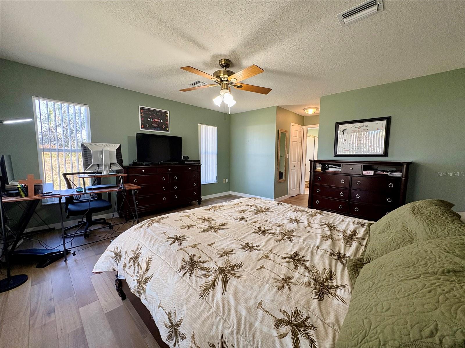 Image 13 of 24 For 22941 Leafwood Court