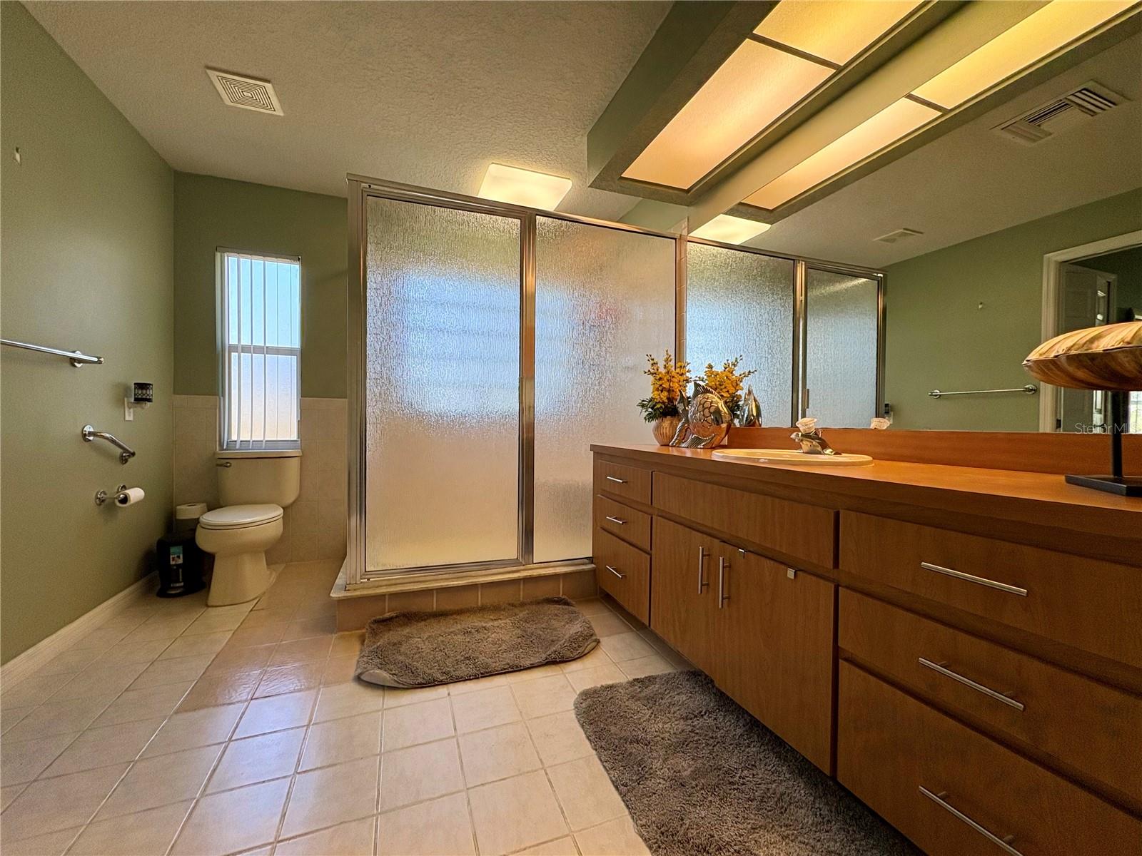 Image 14 of 24 For 22941 Leafwood Court