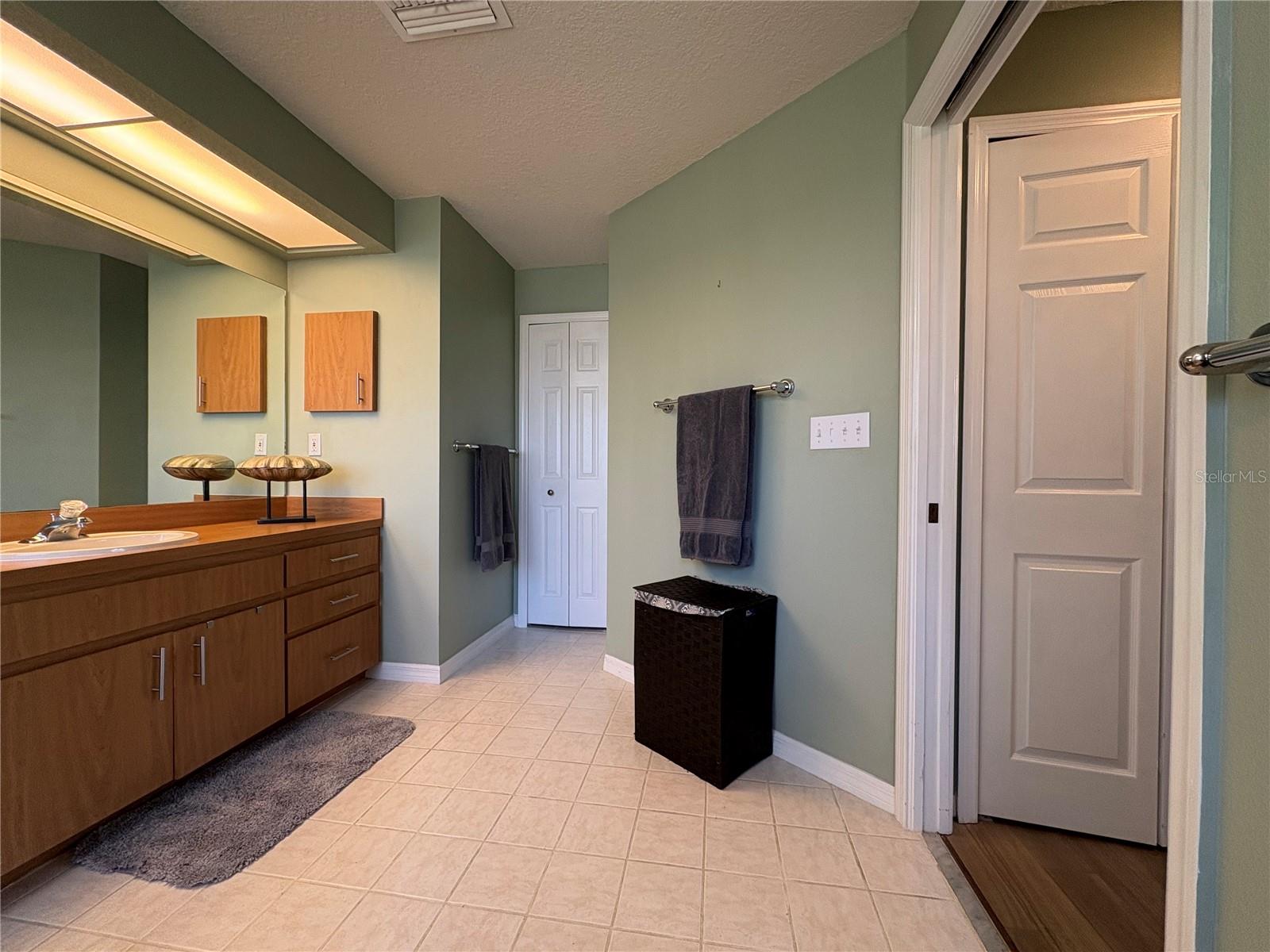 Image 15 of 24 For 22941 Leafwood Court