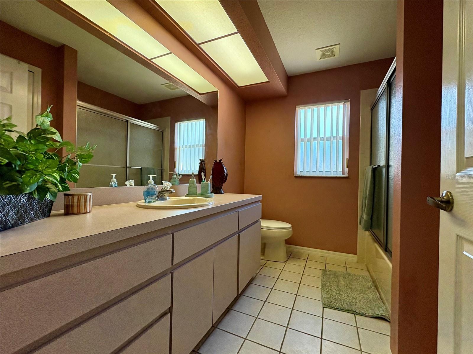 Image 17 of 24 For 22941 Leafwood Court