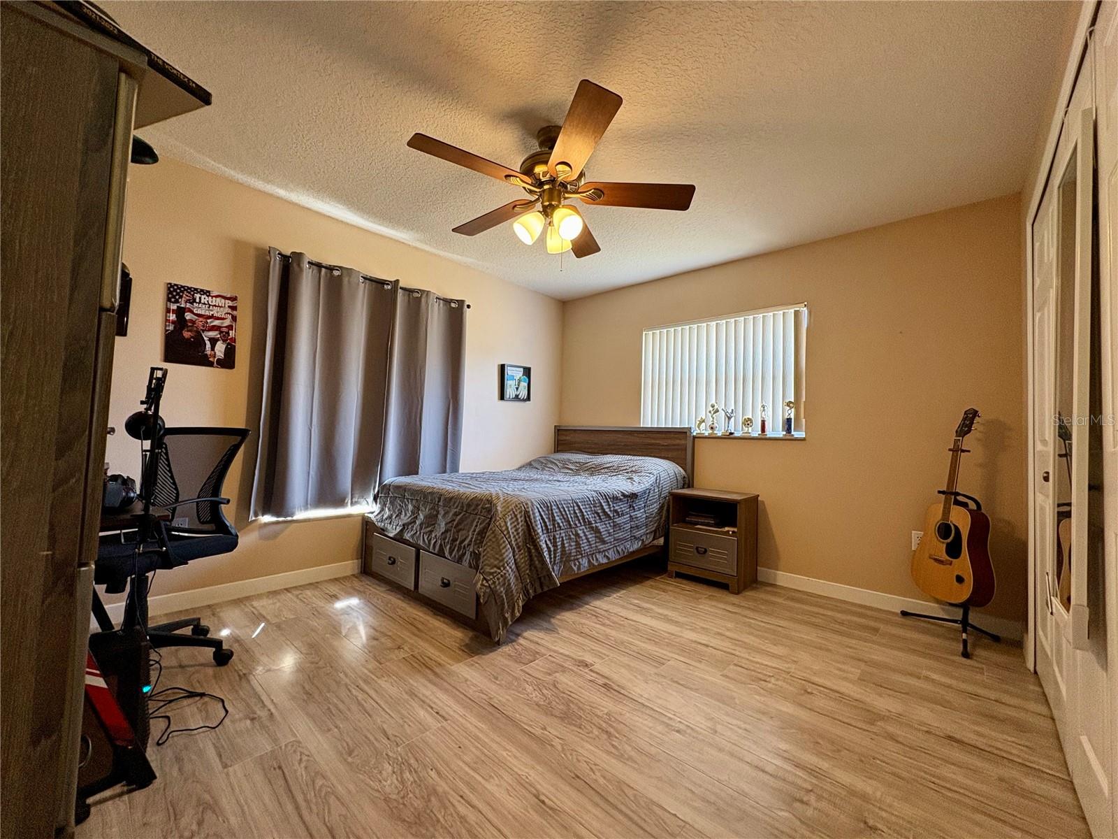 Image 18 of 24 For 22941 Leafwood Court