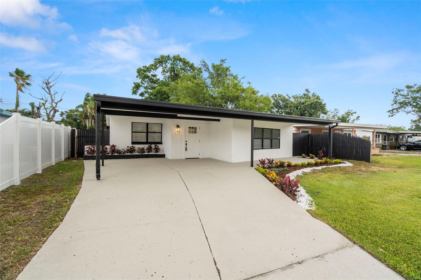 Image 4 of 29 For 4681 70th Avenue N