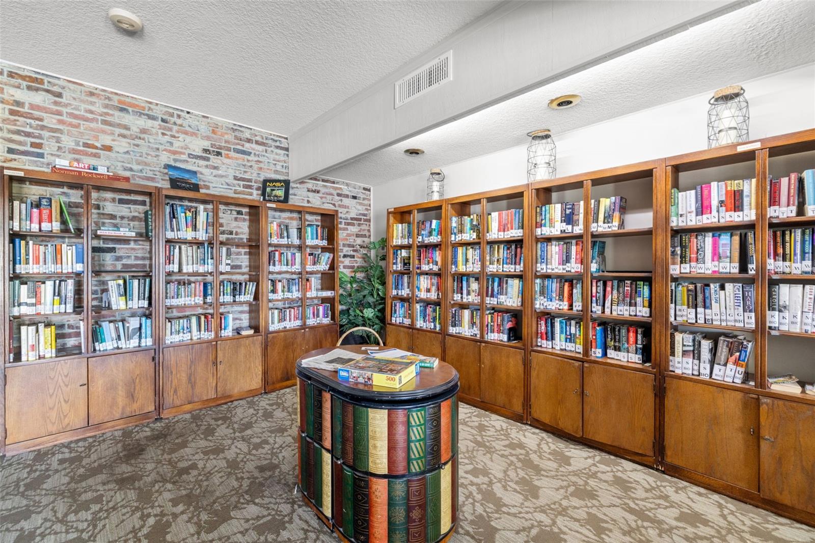 Listing photo id 30 for 5220 Brittany Drive S 309