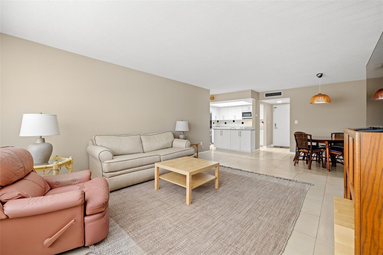 Listing photo id 2 for 5220 Brittany Drive S 309