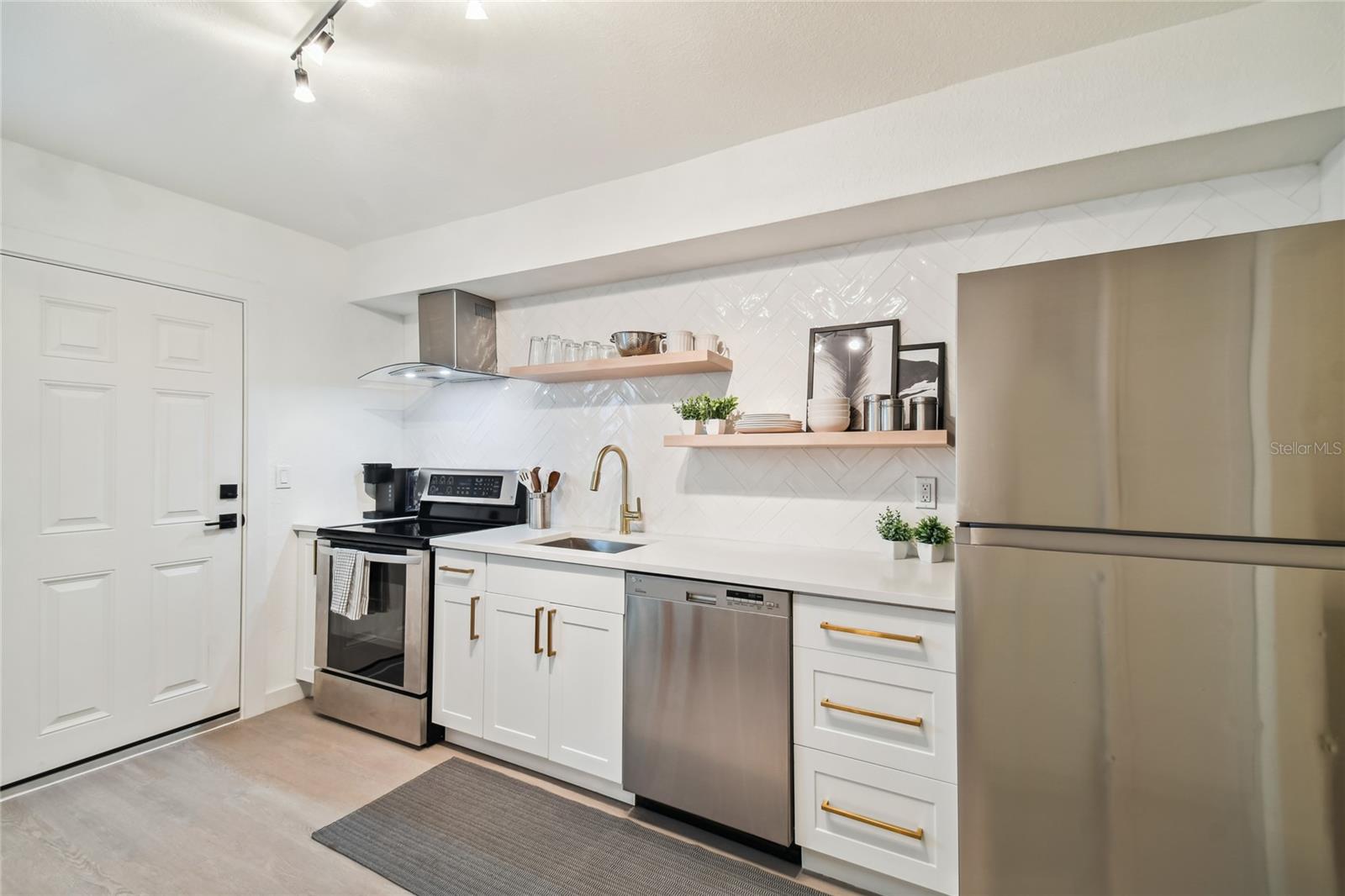 Image 4 of 11 For 6422 Adelia Avenue