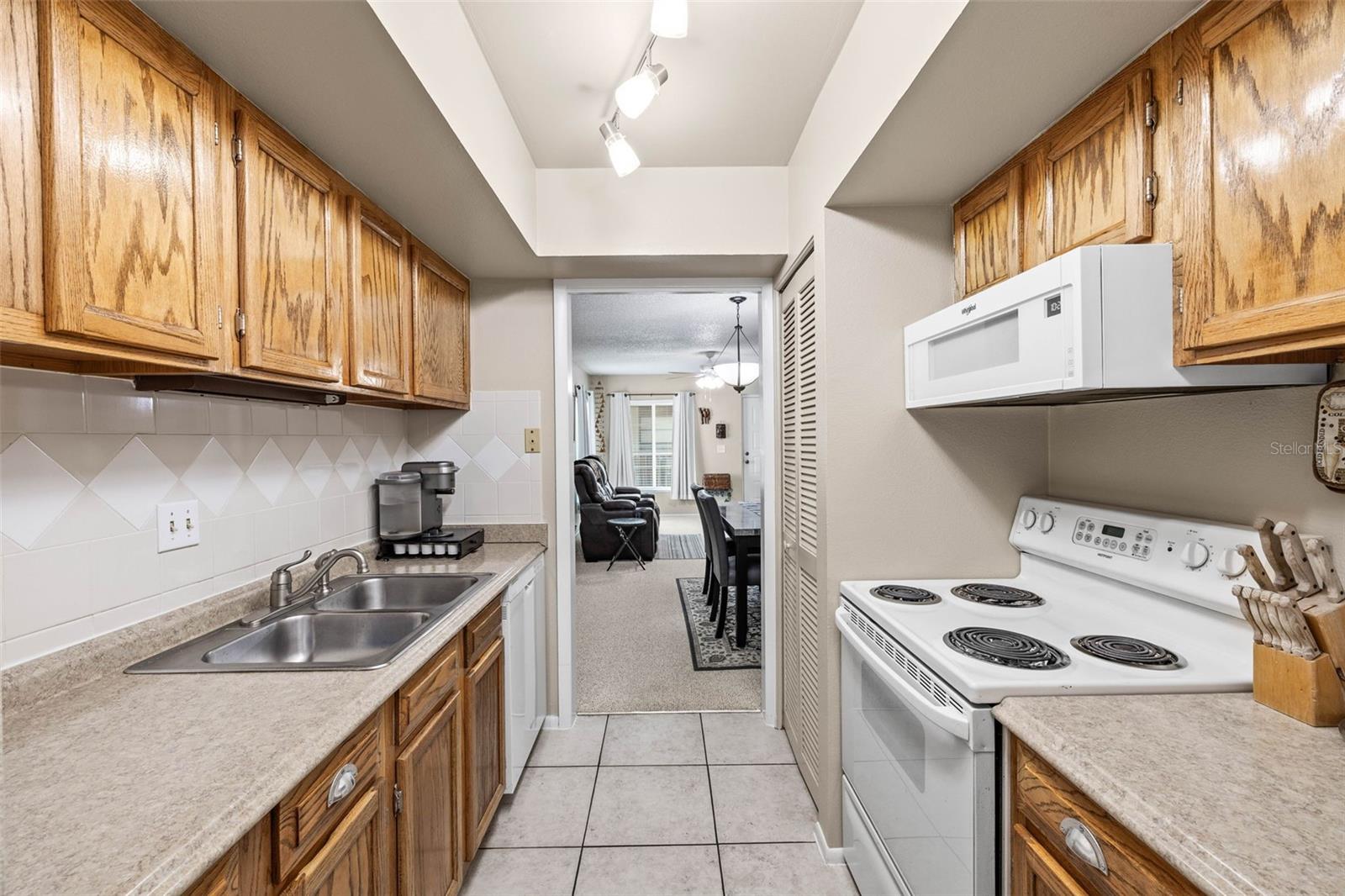 Image 13 of 28 For 2597 Countryside Boulevard 206