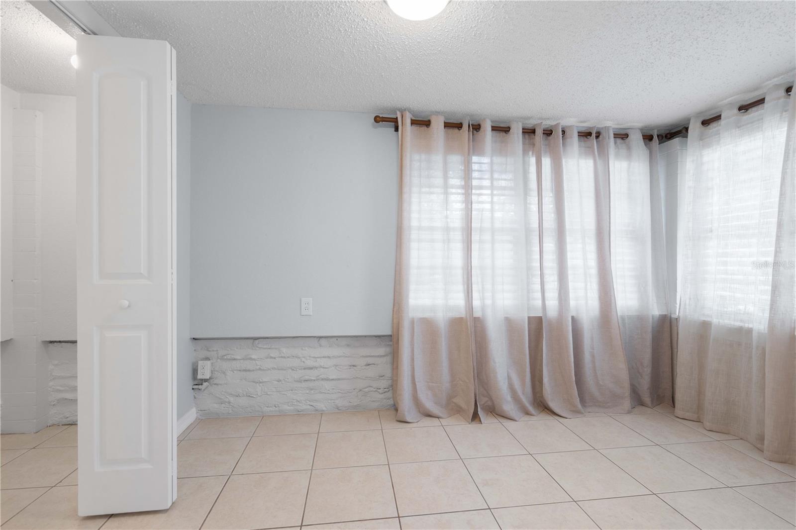 Image 18 of 40 For 3606 Royal Palm Circle