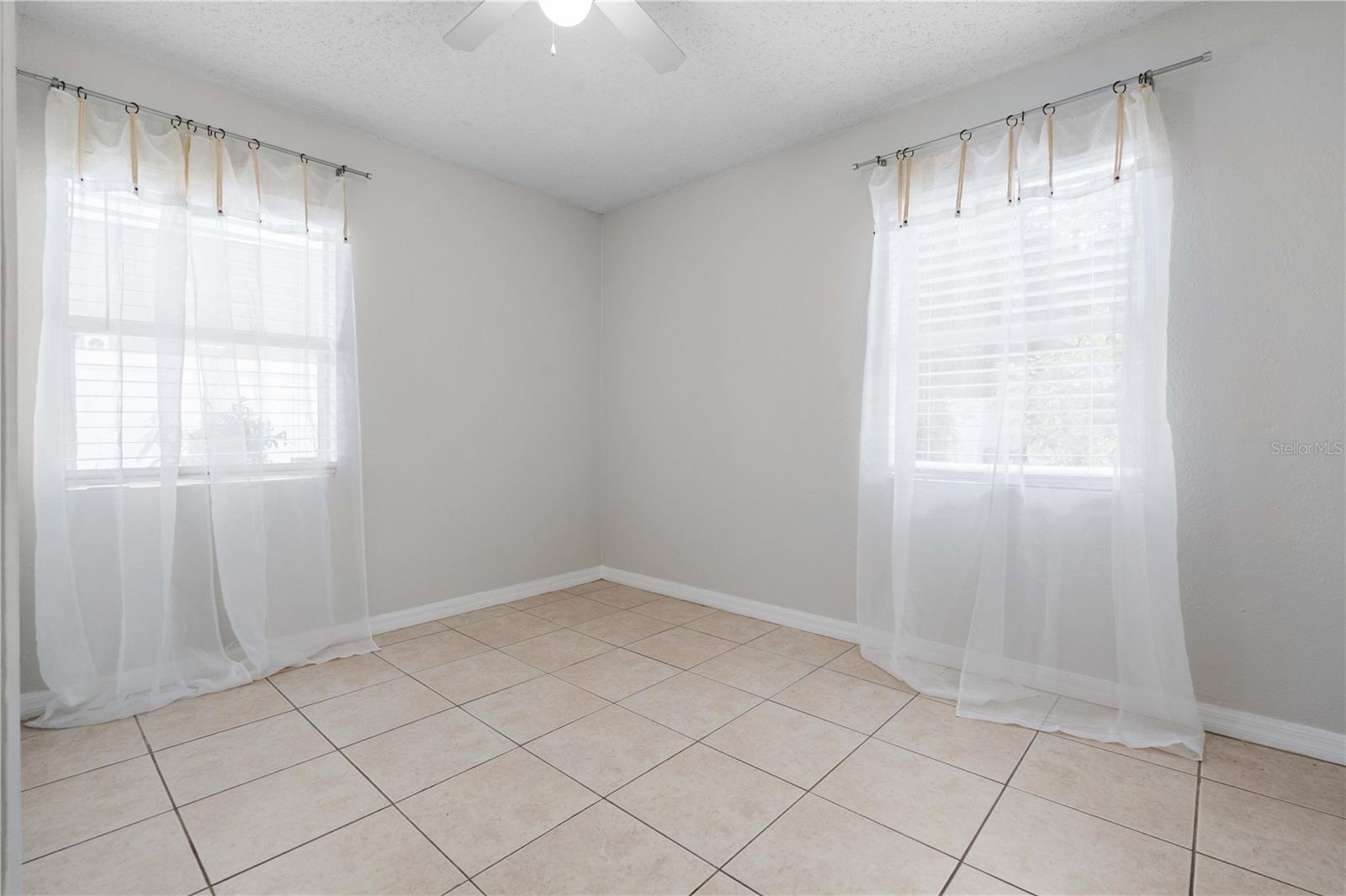 Image 22 of 40 For 3606 Royal Palm Circle