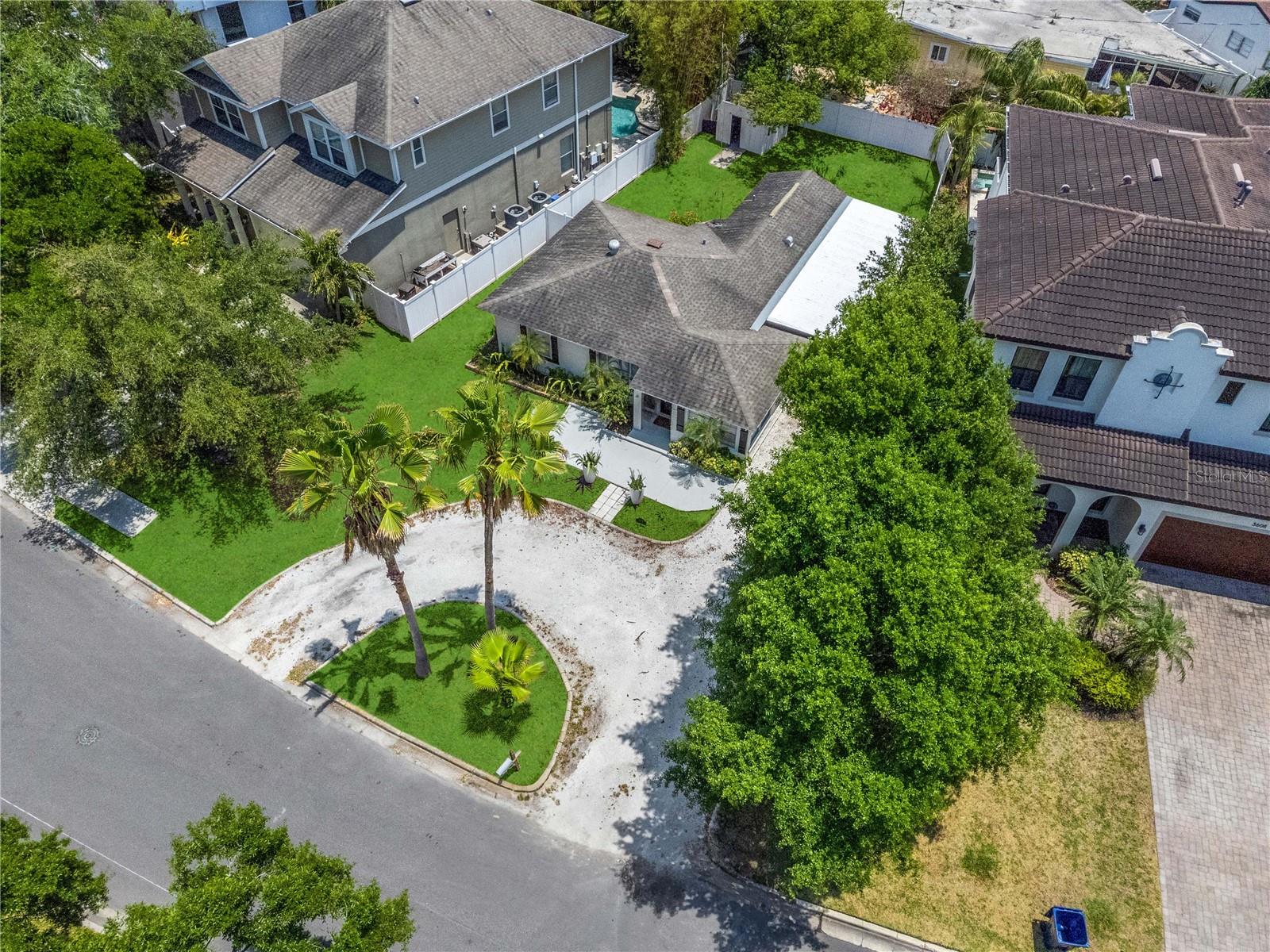 Image 34 of 40 For 3606 Royal Palm Circle
