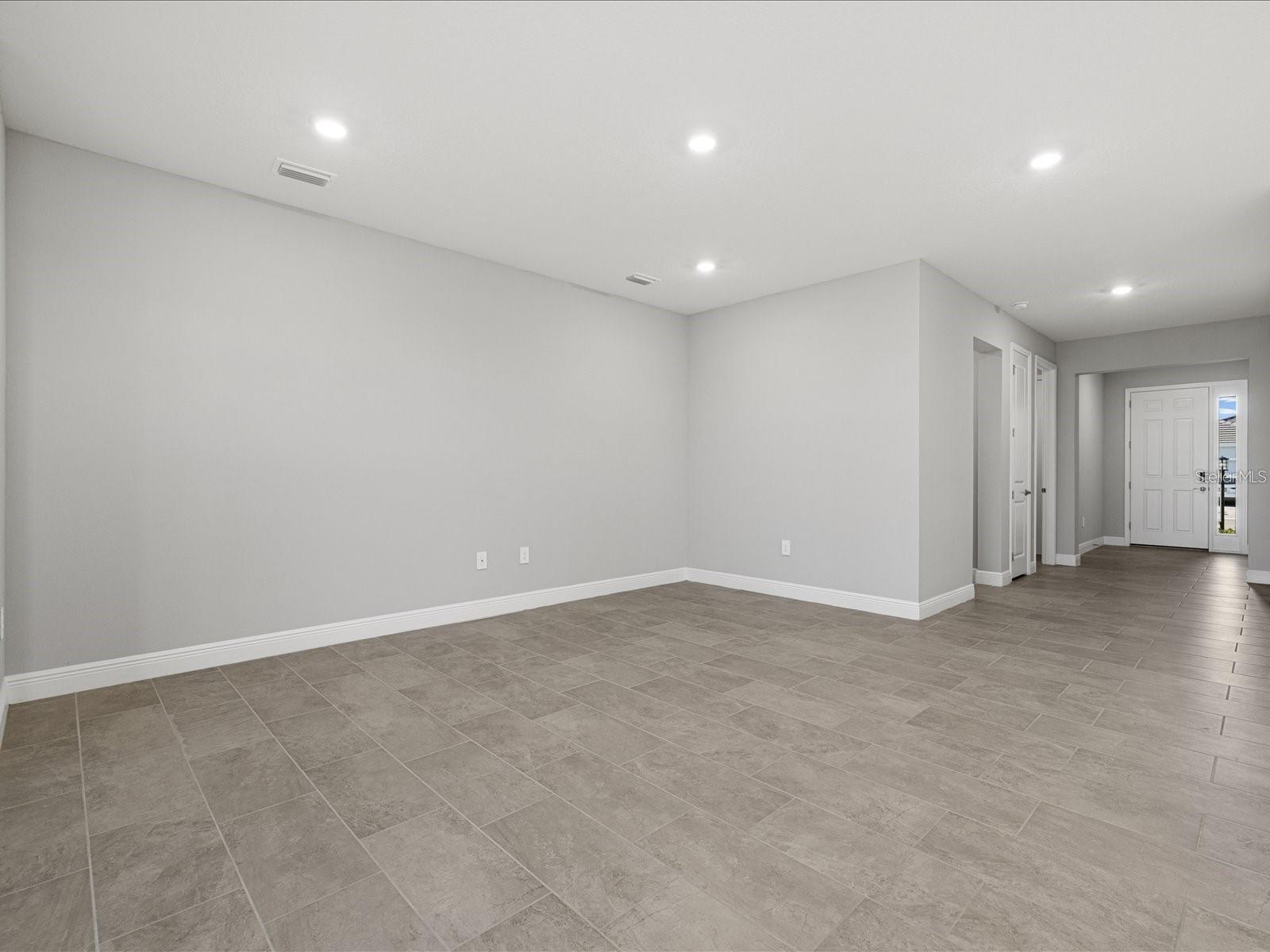 Image 21 of 28 For 17707 Gulf Ranch Place