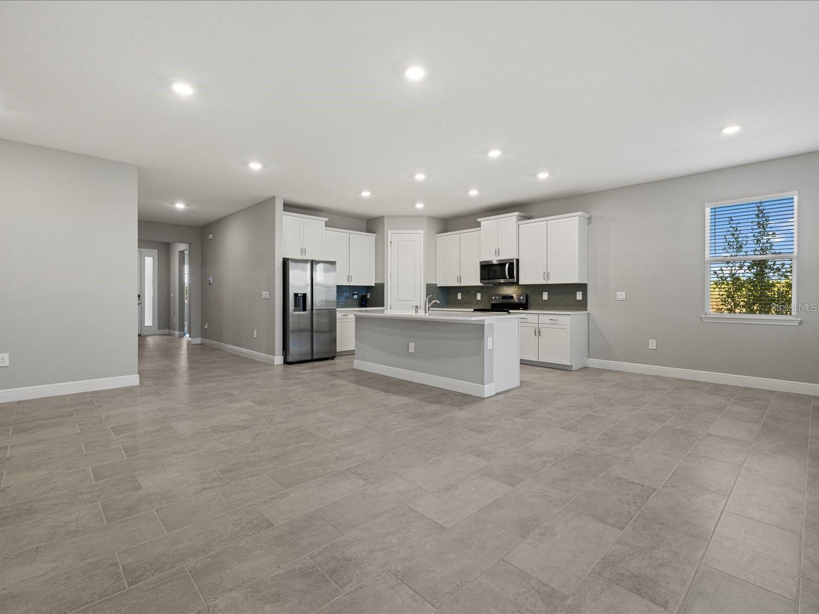 Image 3 of 28 For 17707 Gulf Ranch Place