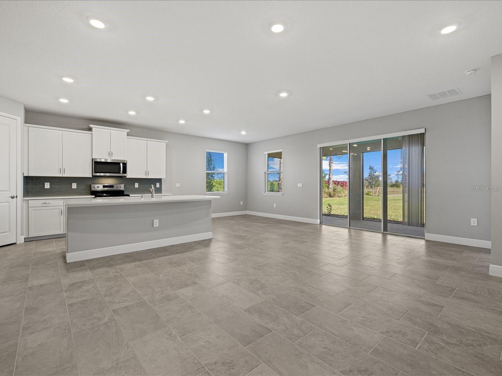 Image 4 of 28 For 17707 Gulf Ranch Place