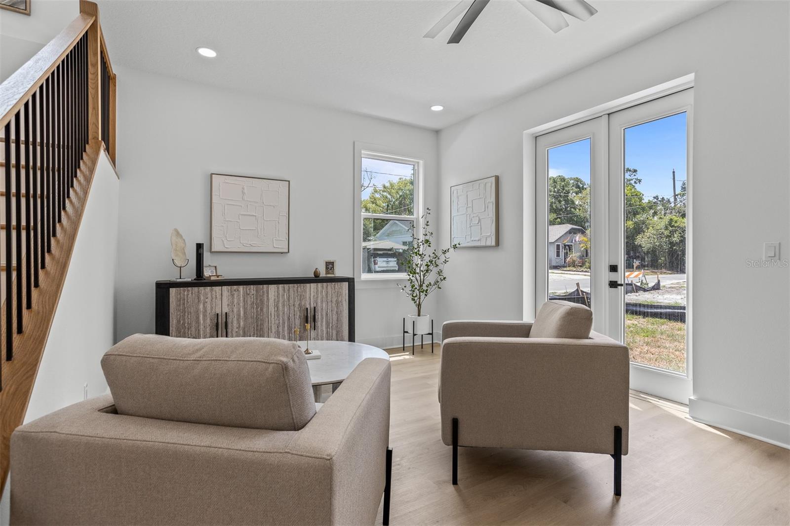 Image 13 of 43 For 925 Chelsea Street