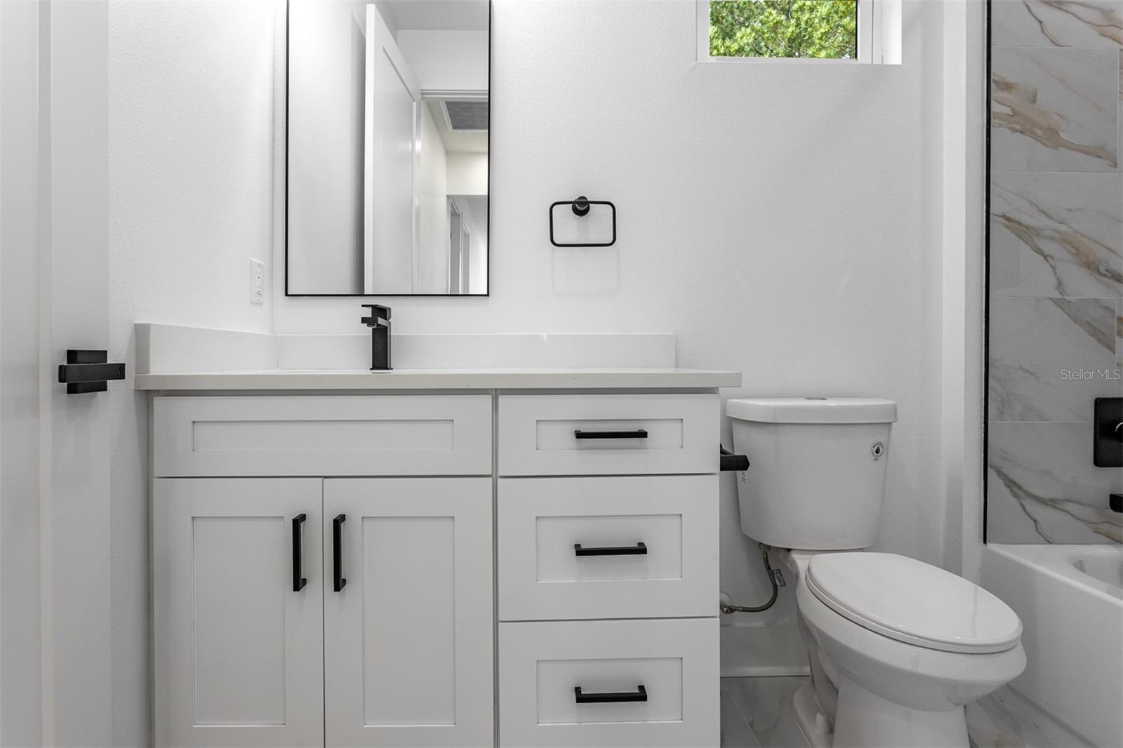 Image 32 of 43 For 925 Chelsea Street