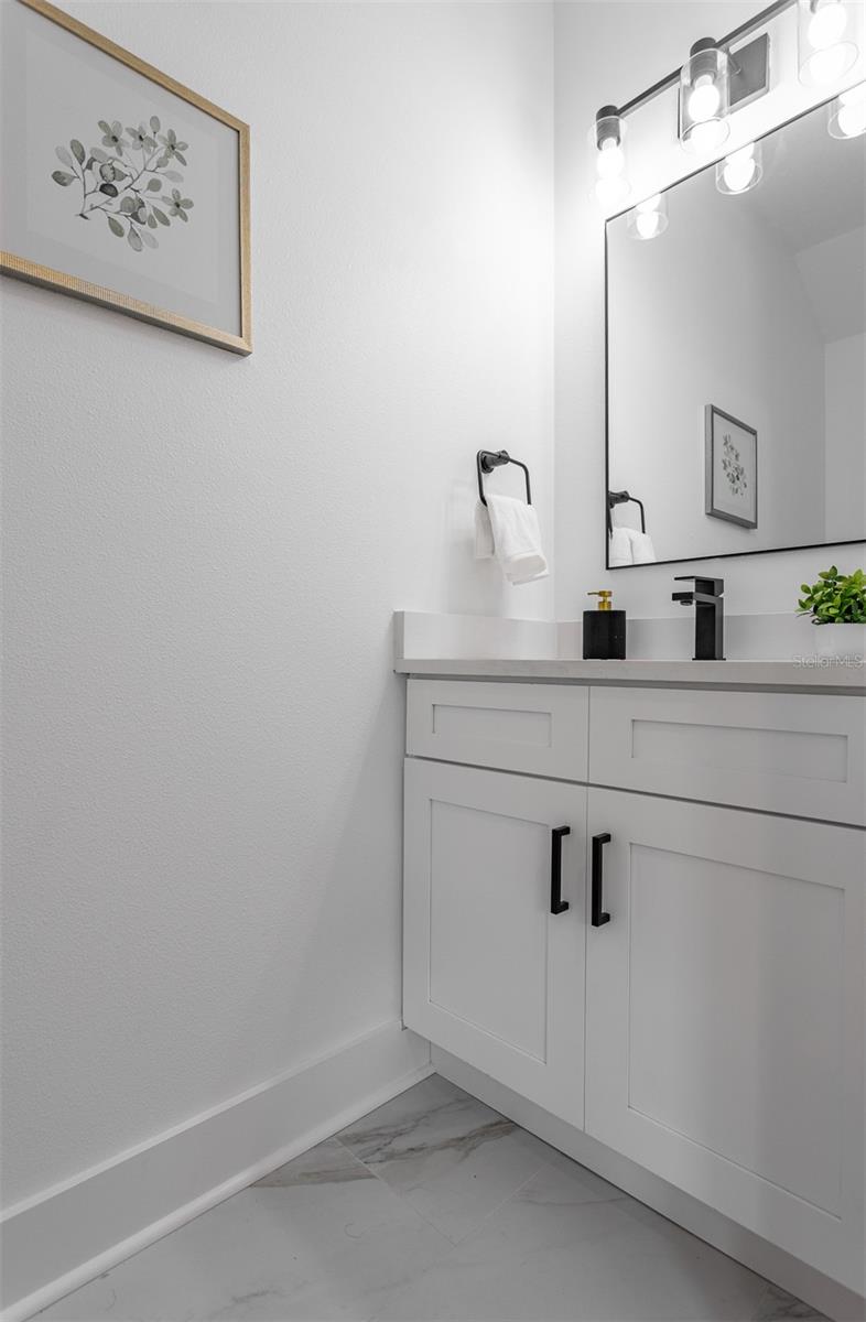Image 34 of 43 For 925 Chelsea Street
