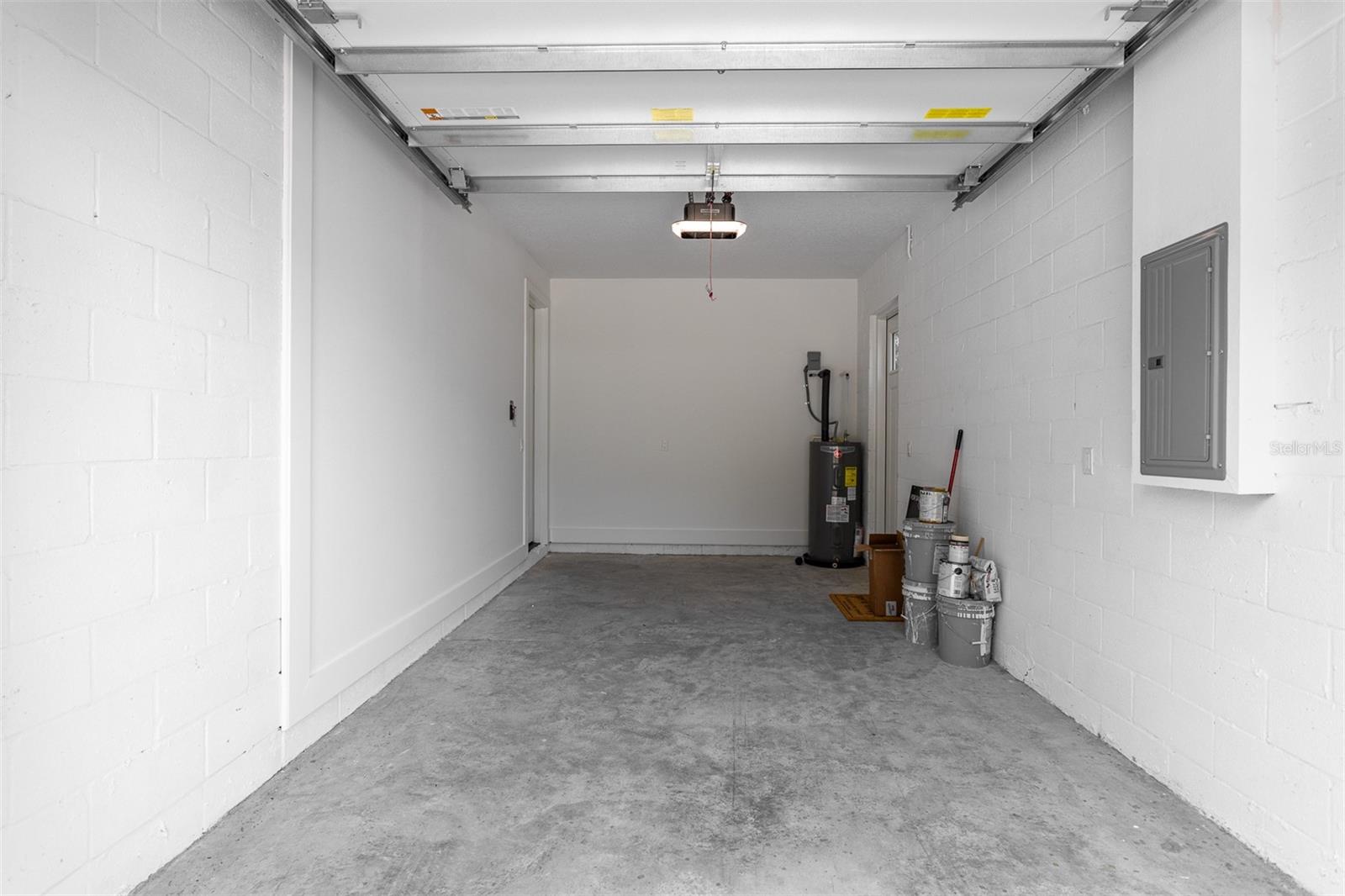 Image 37 of 43 For 925 Chelsea Street