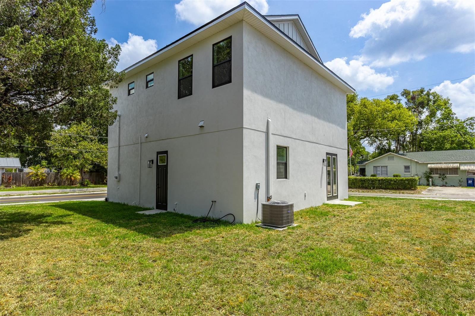 Image 42 of 43 For 925 Chelsea Street