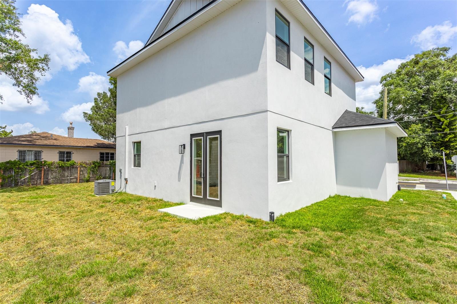 Image 43 of 43 For 925 Chelsea Street