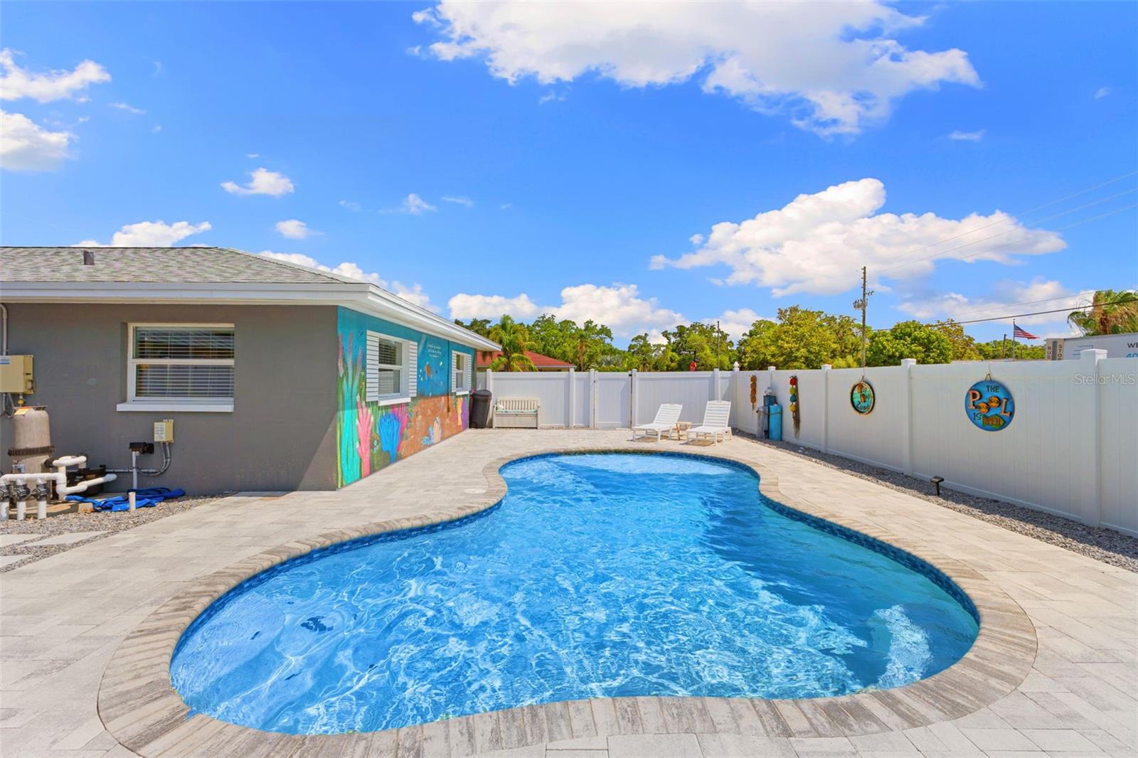 Image 30 of 57 For 895 Joan Street