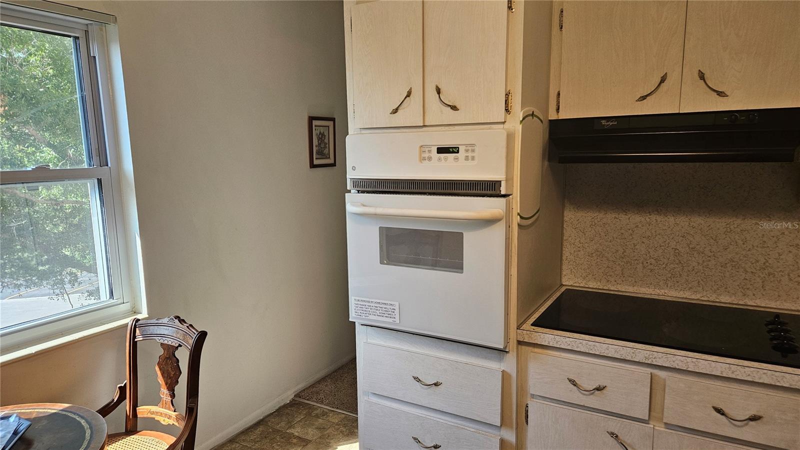 Image 13 of 22 For 2457 Ecuadorian Way 85