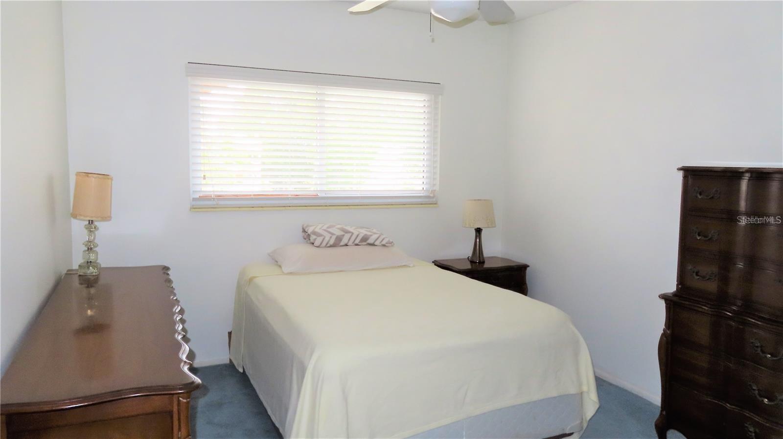 Image 18 of 22 For 2457 Ecuadorian Way 85