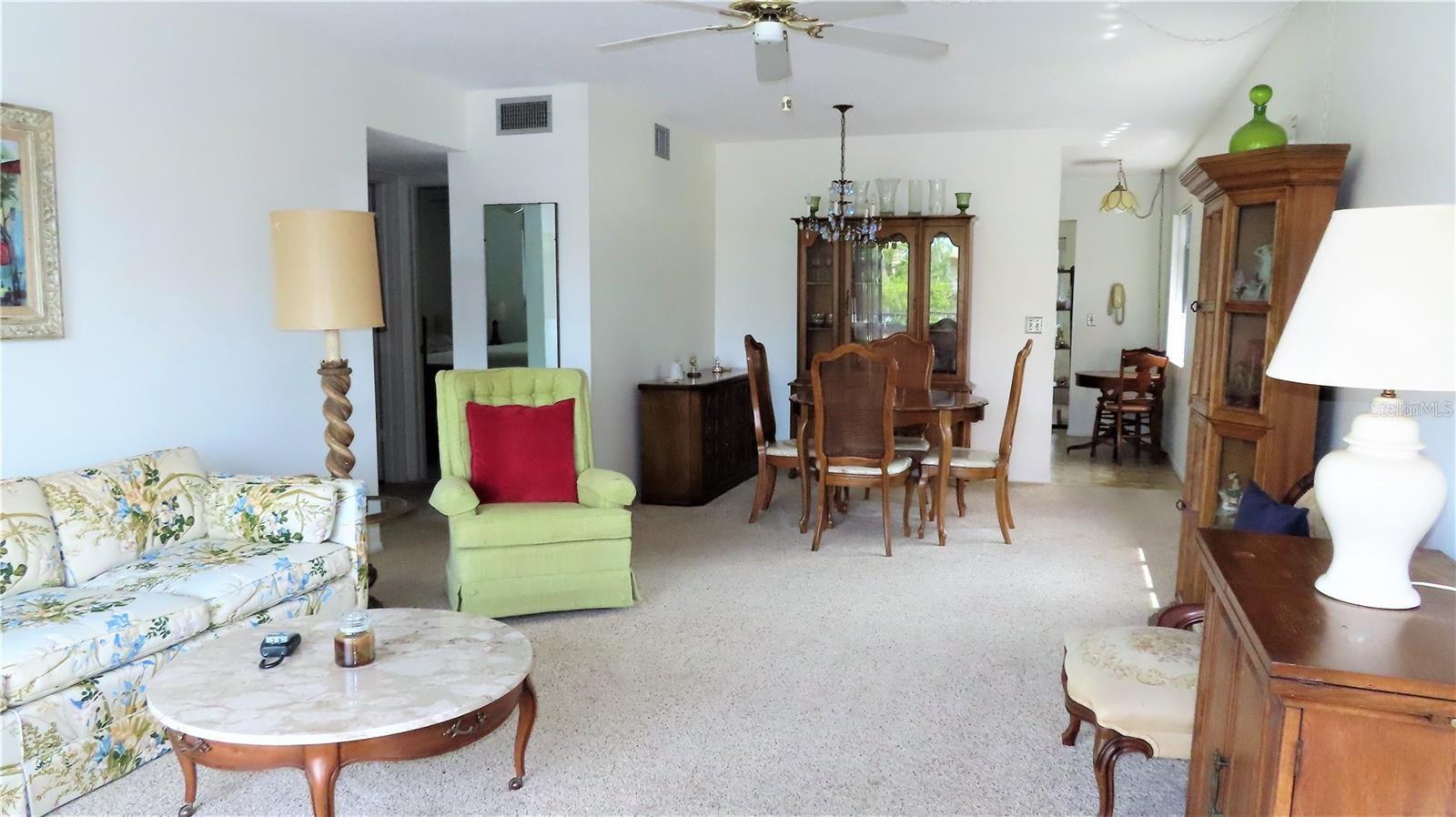 Image 5 of 22 For 2457 Ecuadorian Way 85