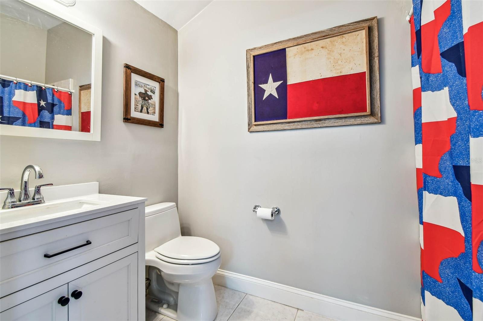 Listing photo id 16 for 3304 Latania Drive