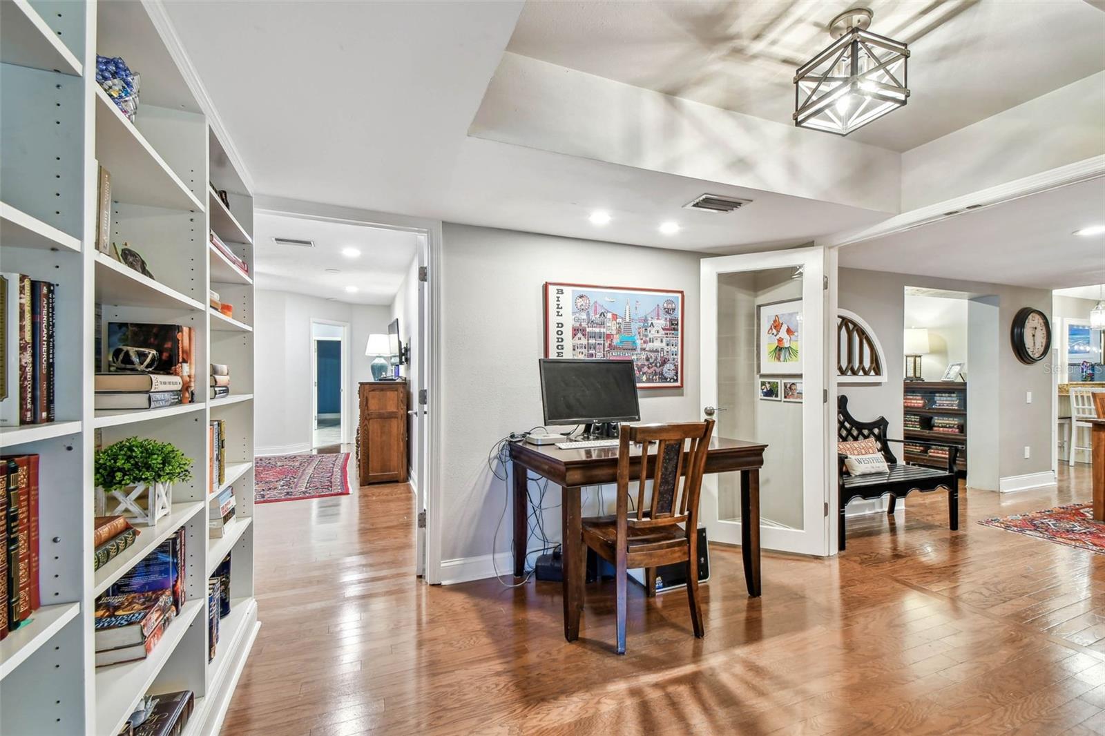 Listing photo id 22 for 3304 Latania Drive