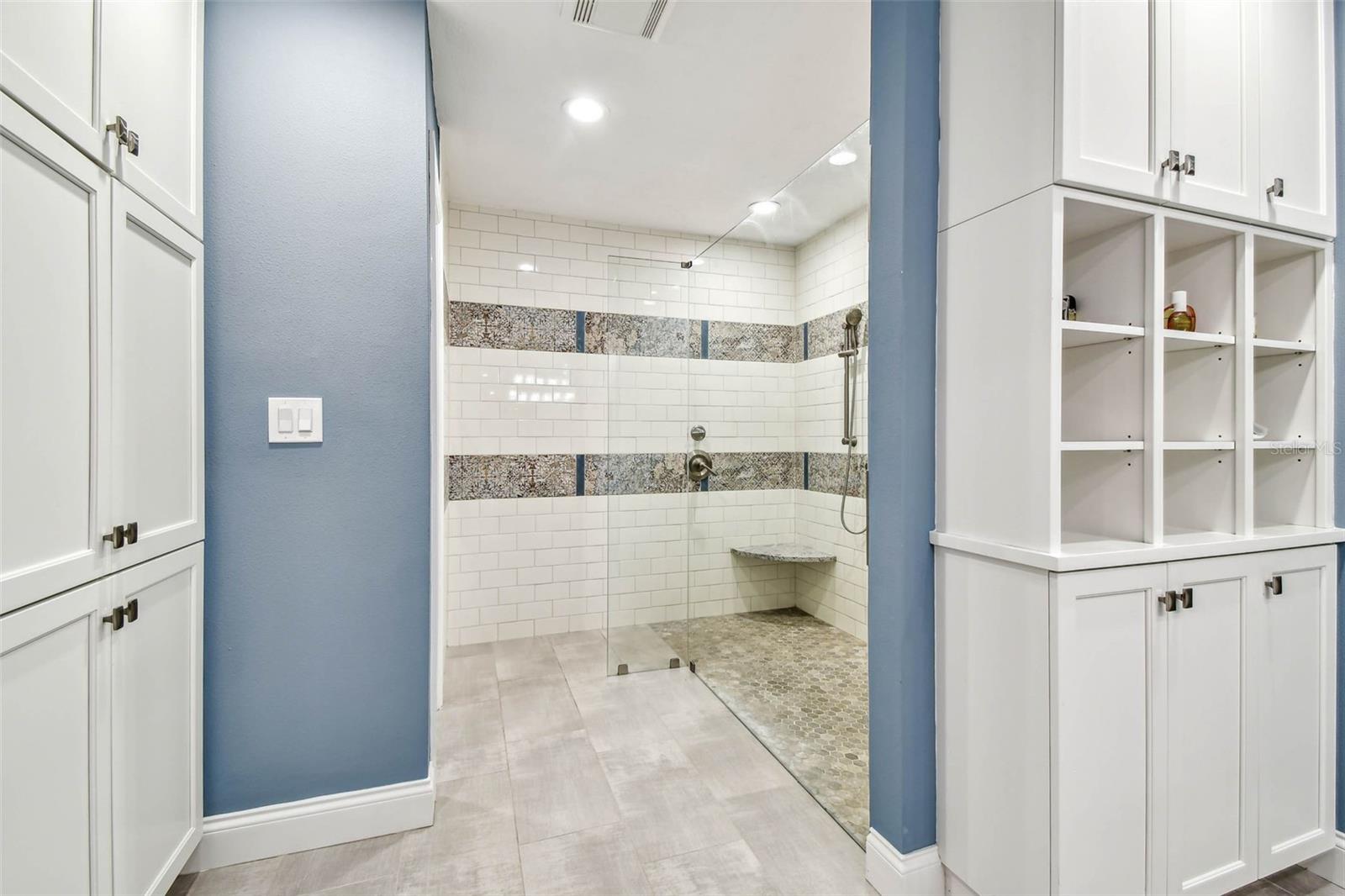 Listing photo id 26 for 3304 Latania Drive