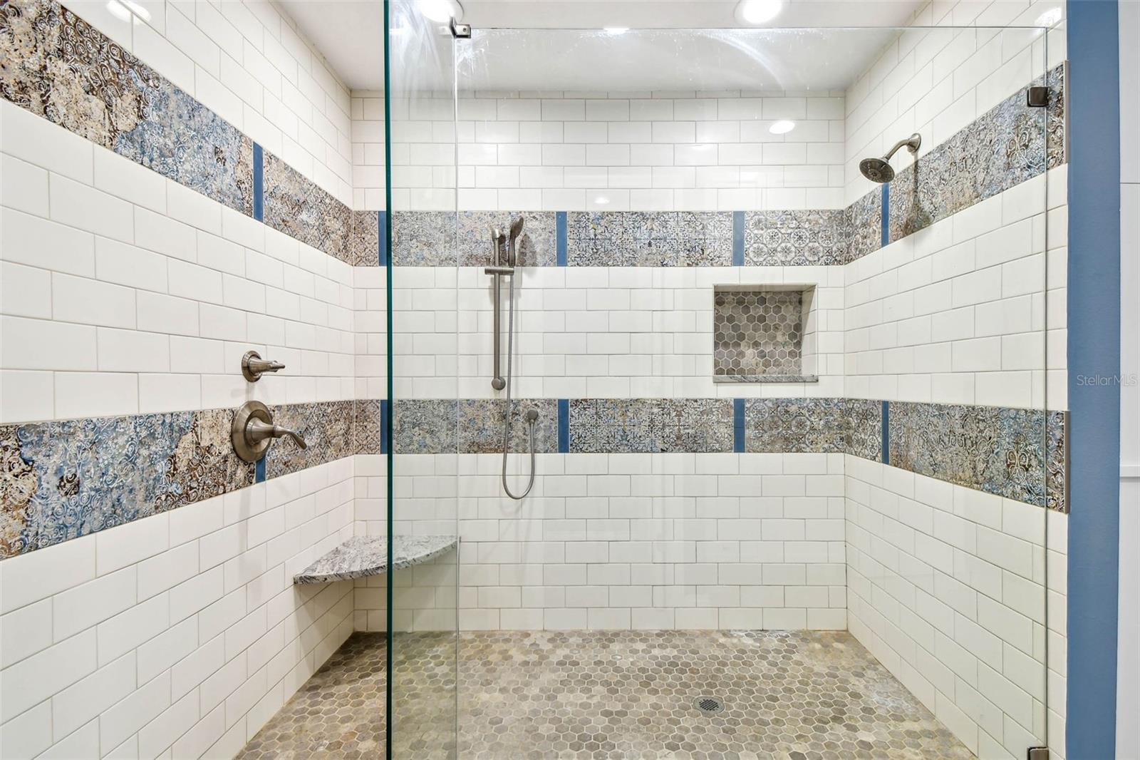 Listing photo id 27 for 3304 Latania Drive
