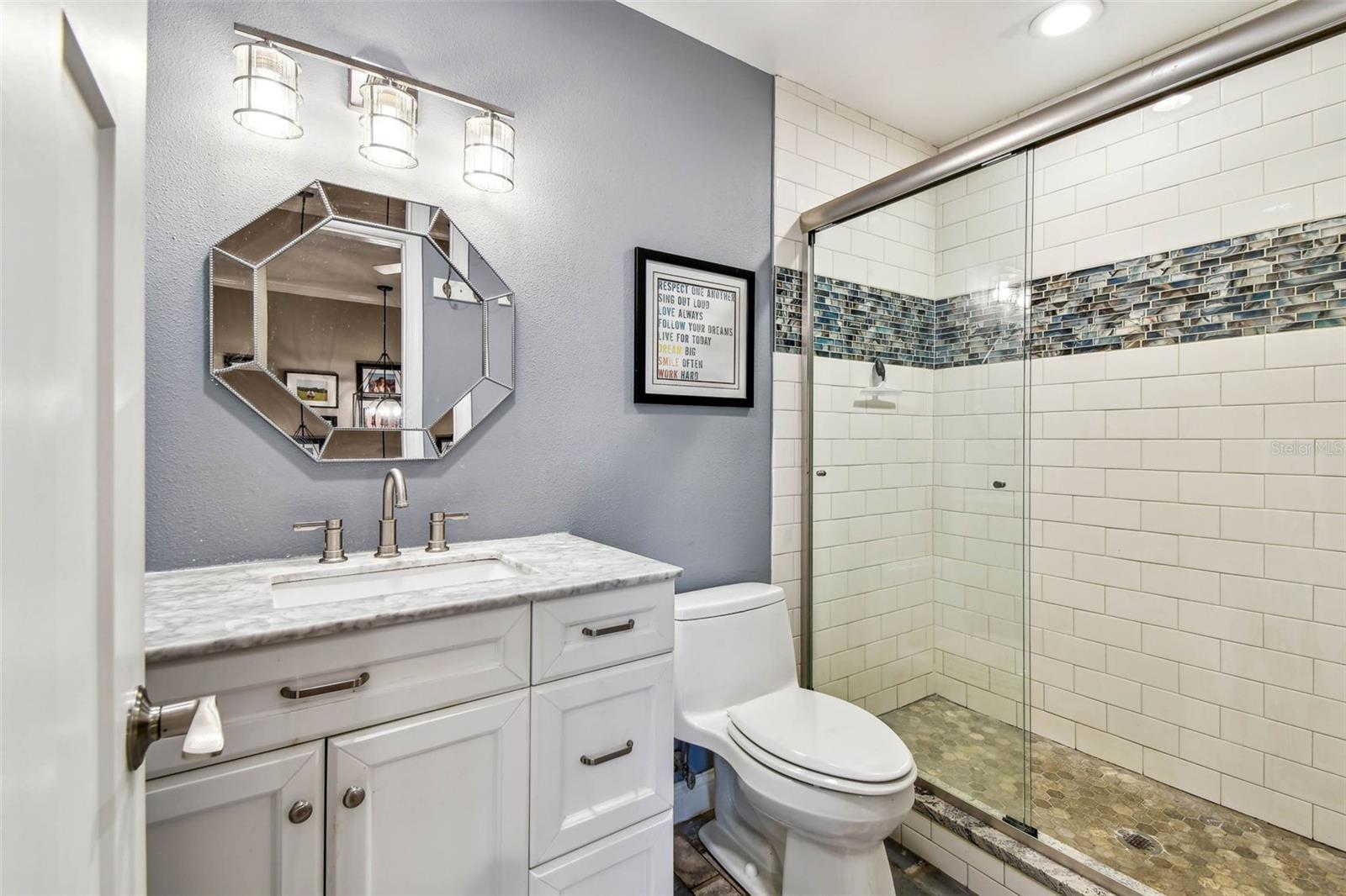 Listing photo id 36 for 3304 Latania Drive