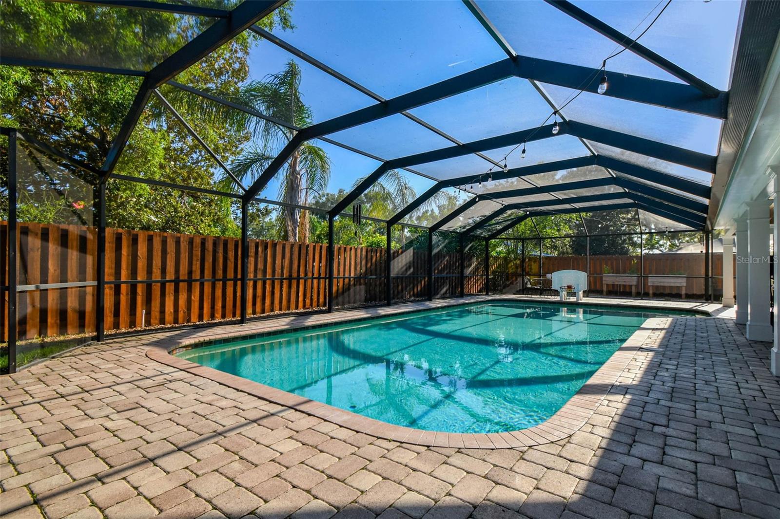 Listing photo id 43 for 3304 Latania Drive