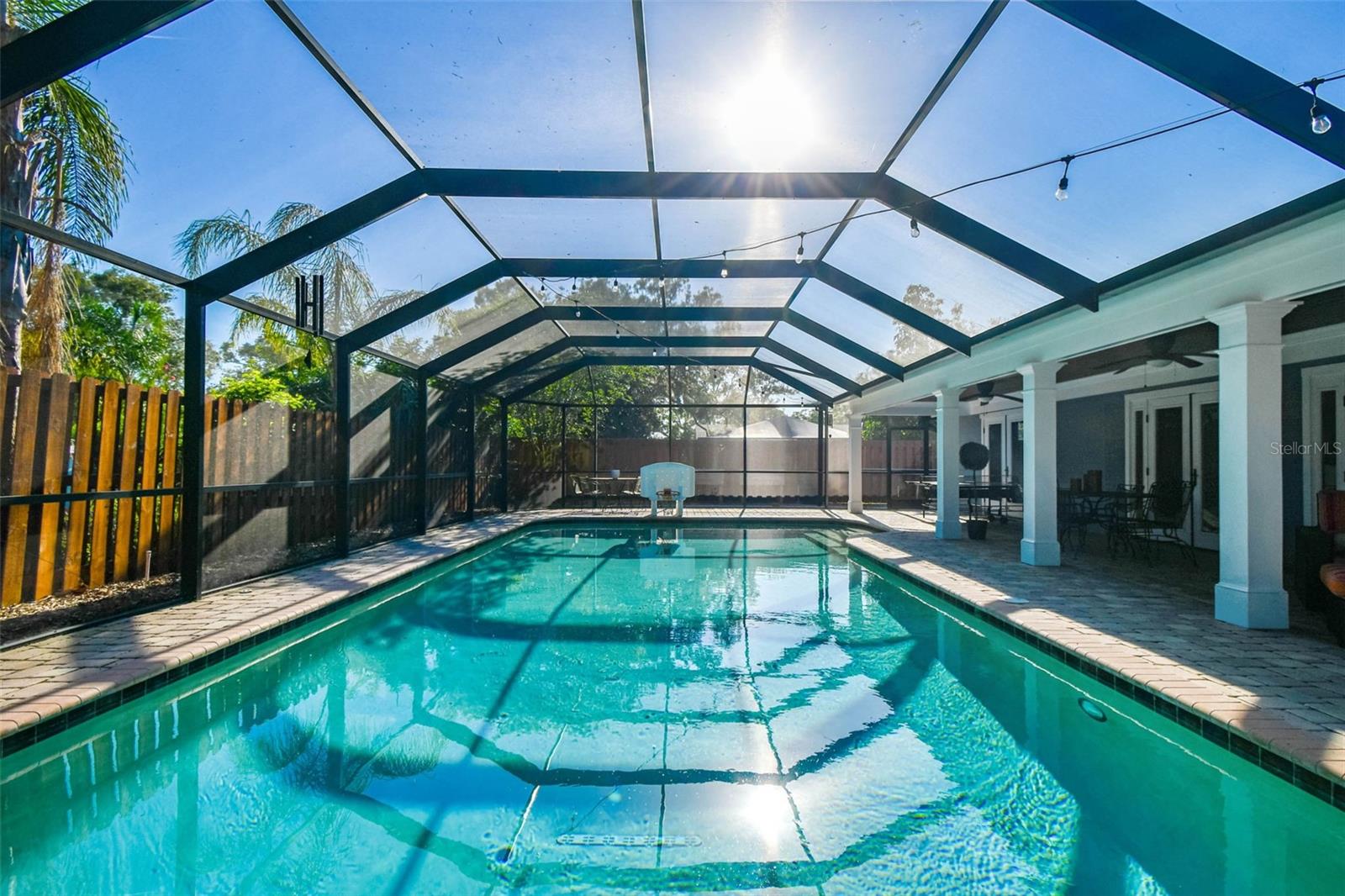 Listing photo id 44 for 3304 Latania Drive