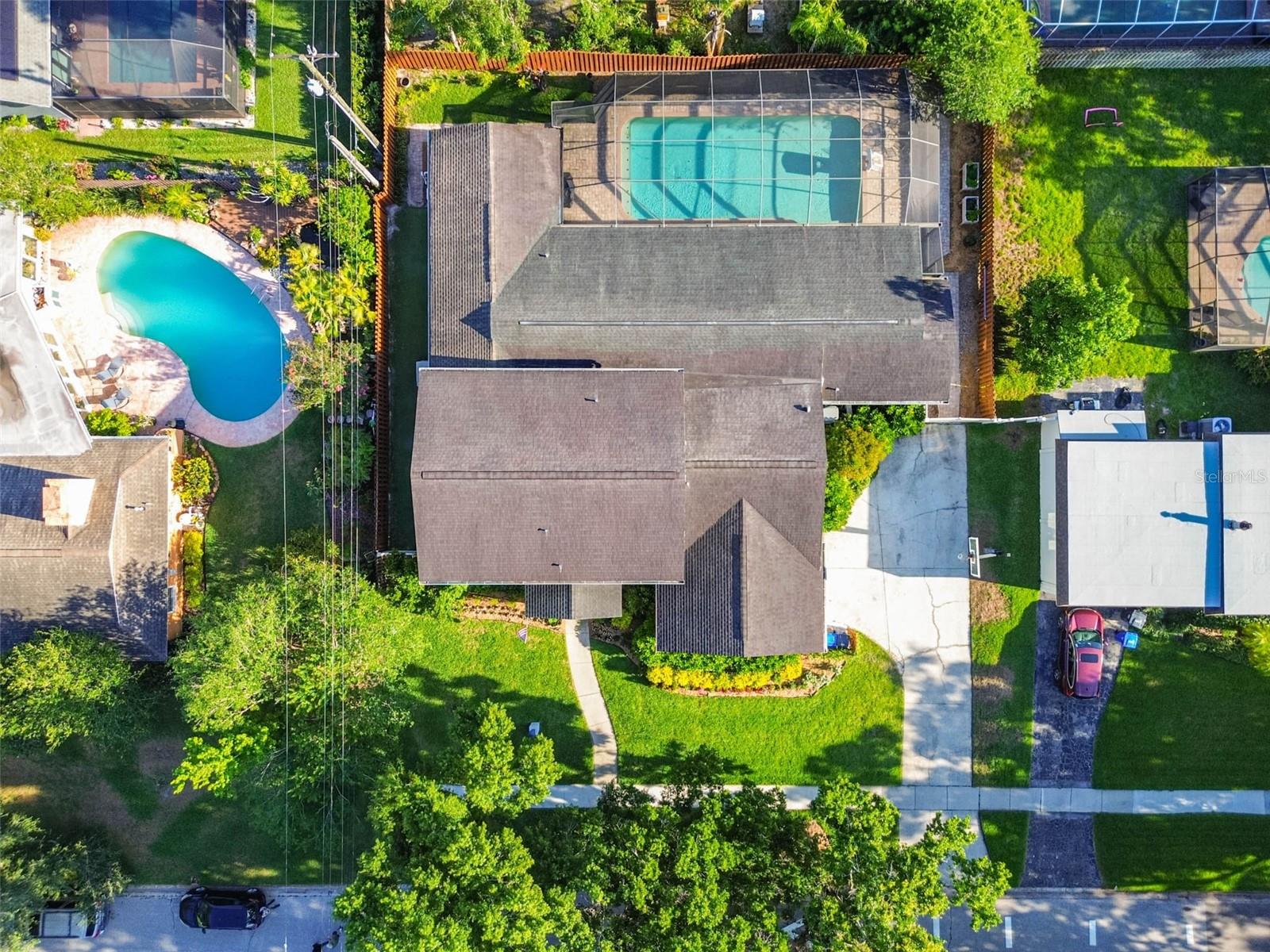 Listing photo id 47 for 3304 Latania Drive