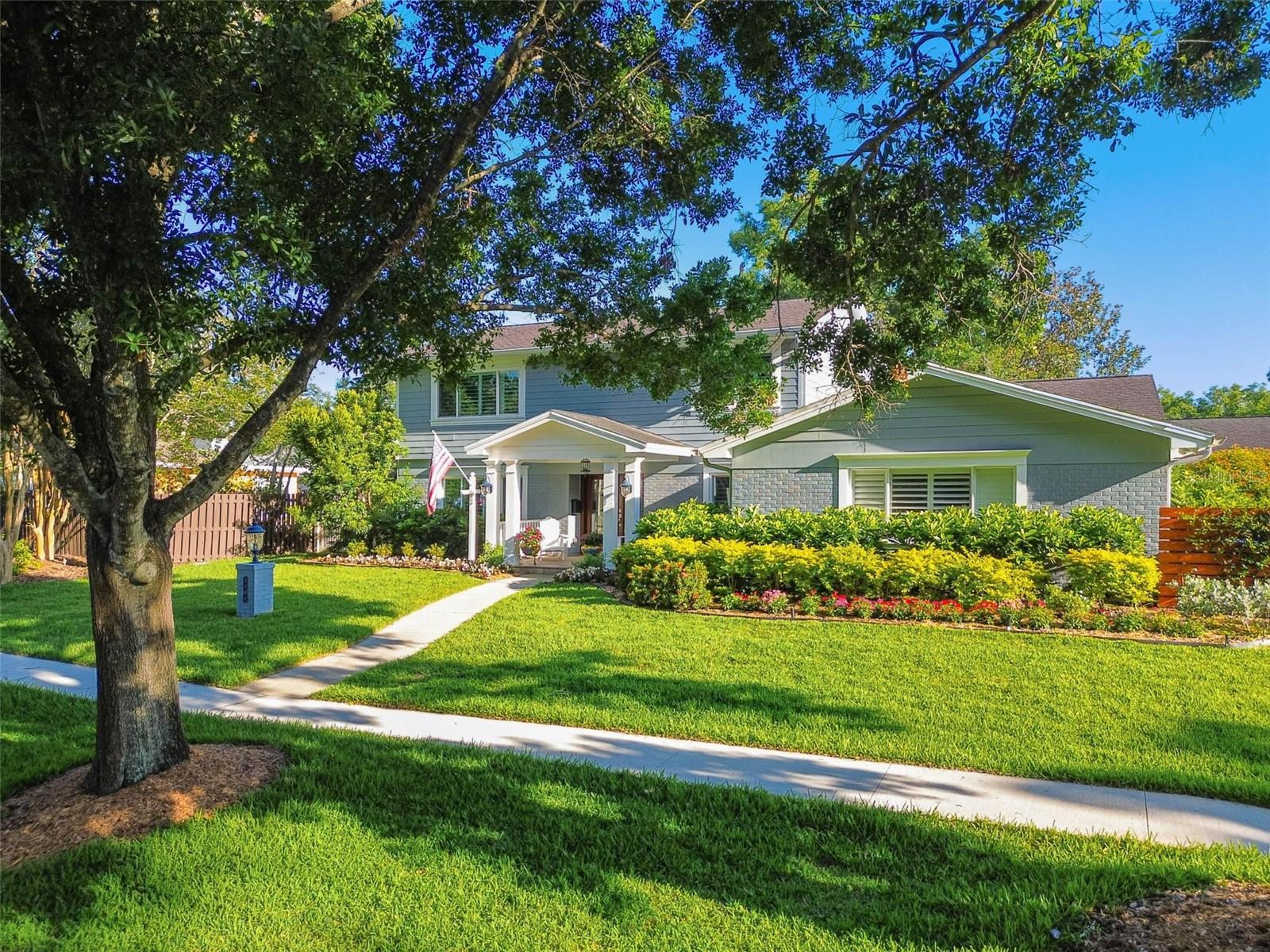Listing photo id 49 for 3304 Latania Drive