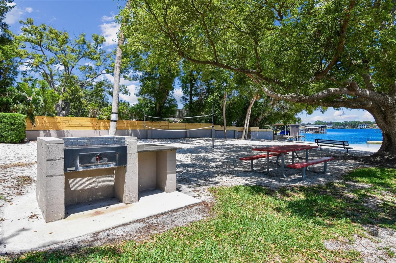 Listing photo id 55 for 3304 Latania Drive