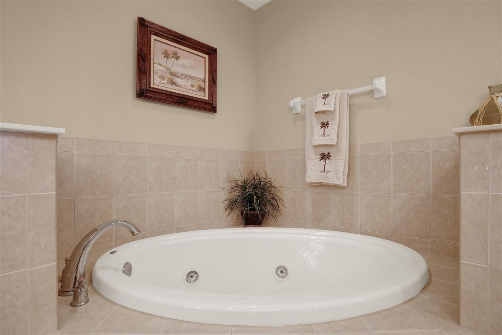 Image 29 of 54 For 7069 Key Haven Road 602