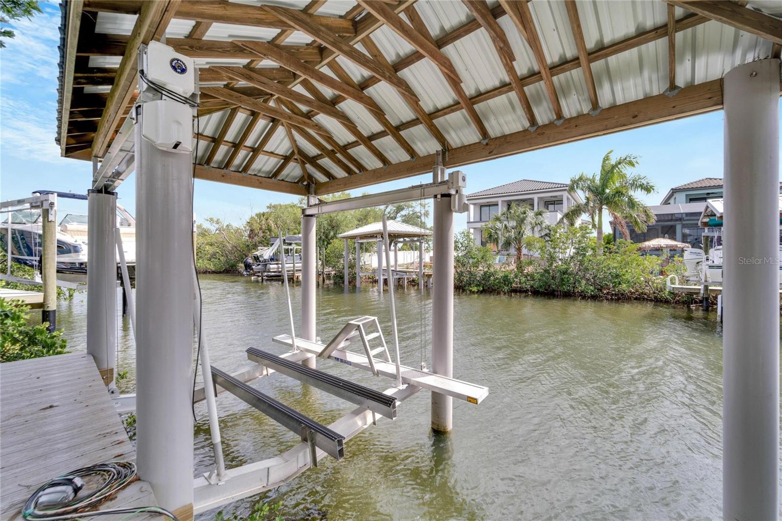 Listing photo id 2 for 534 Estuary Shore Lane