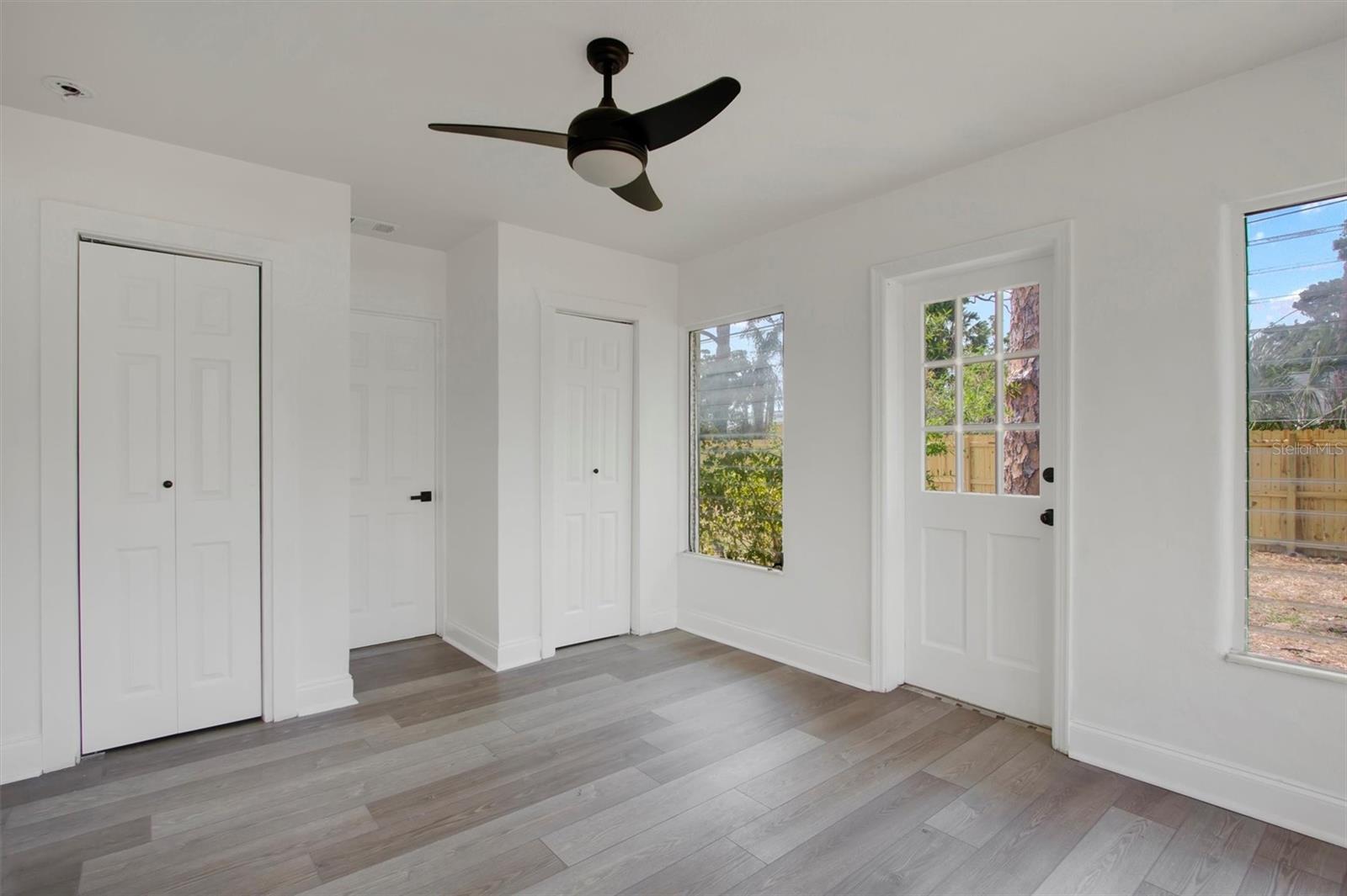 Image 15 of 30 For 6120 5th Avenue N