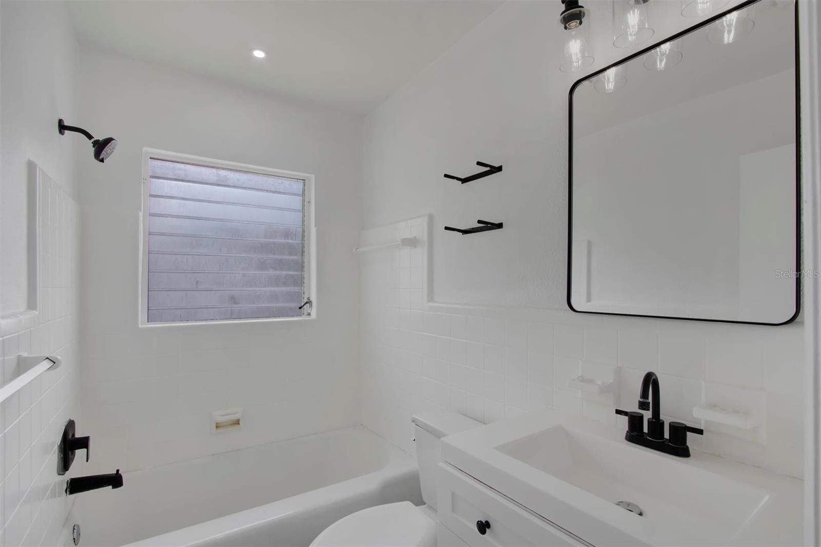 Image 21 of 30 For 6120 5th Avenue N