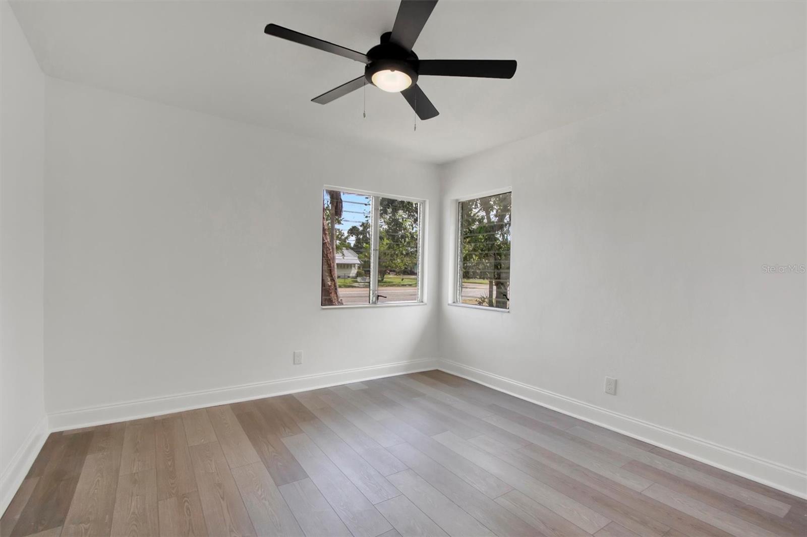 Image 23 of 30 For 6120 5th Avenue N
