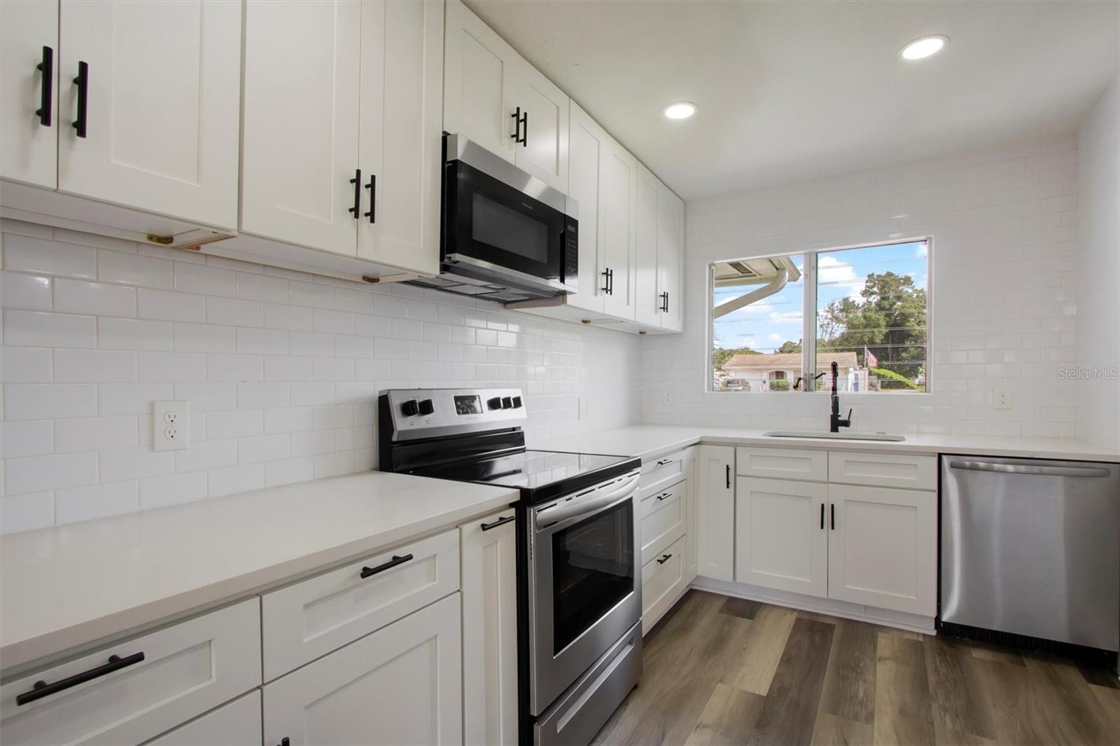 Image 9 of 30 For 6120 5th Avenue N