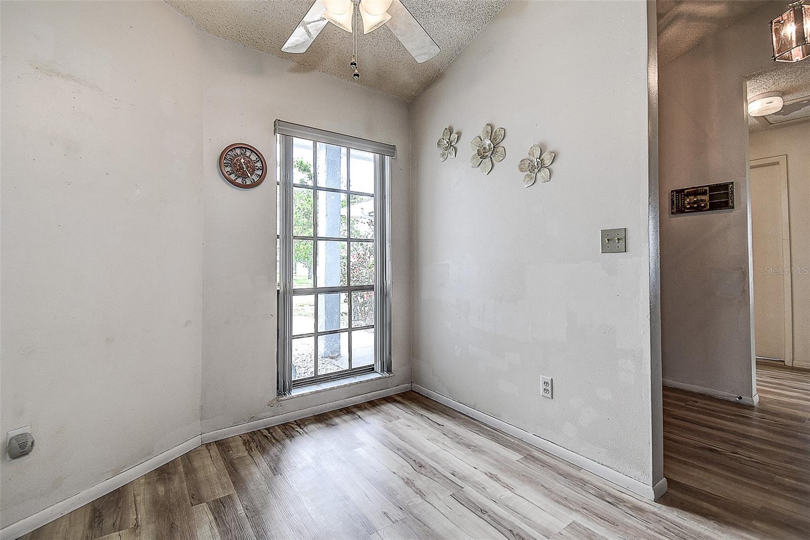 Image 10 of 41 For 8913 Welsh Way
