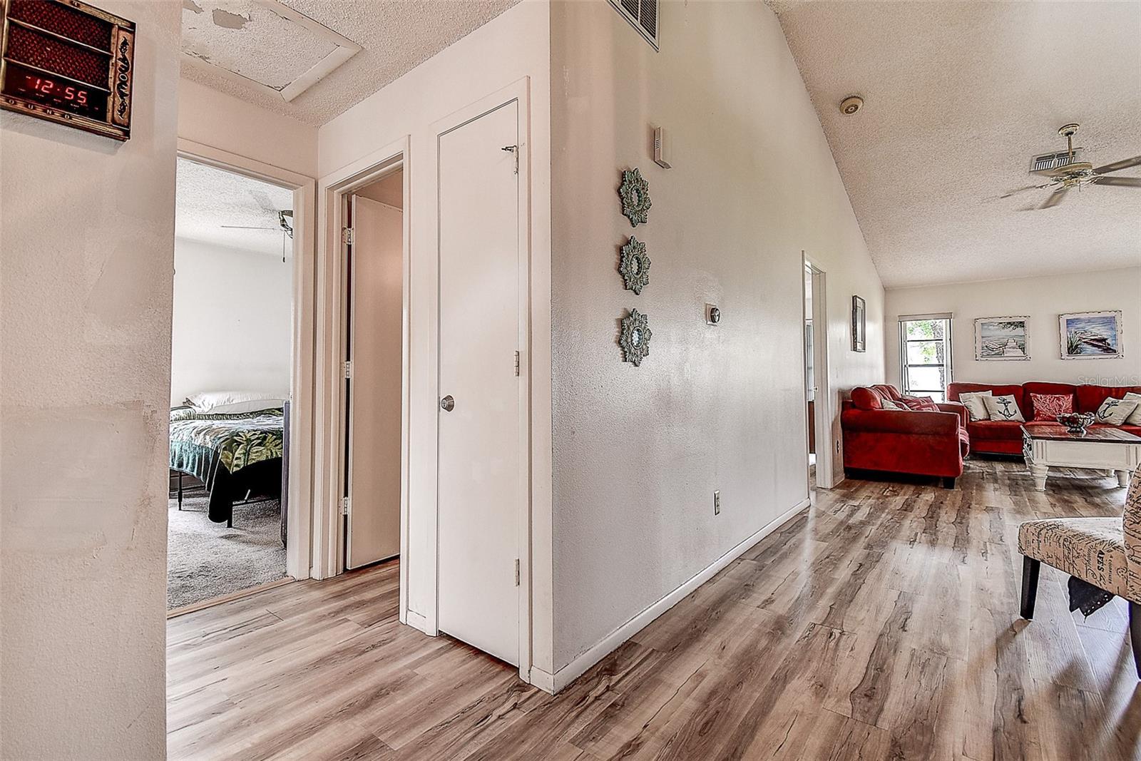 Image 21 of 41 For 8913 Welsh Way