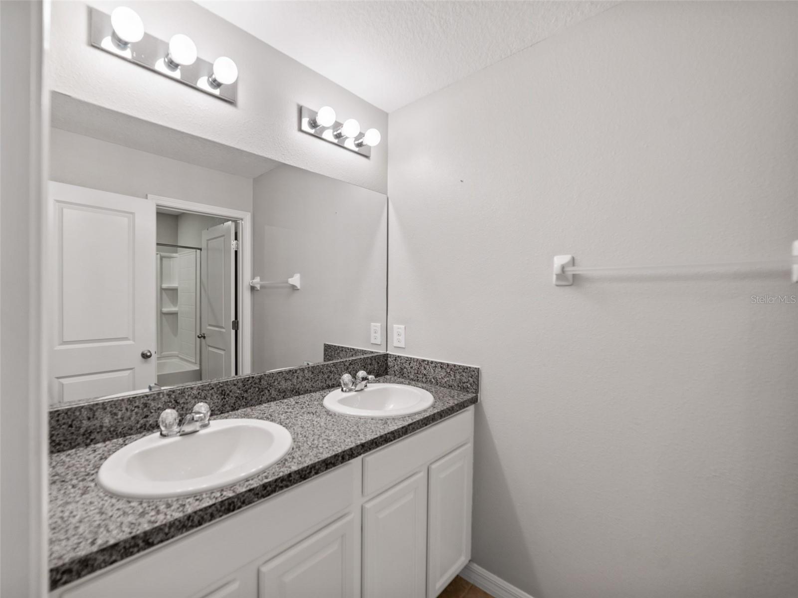 Image 33 of 46 For 12607 Flatwood Creek Drive