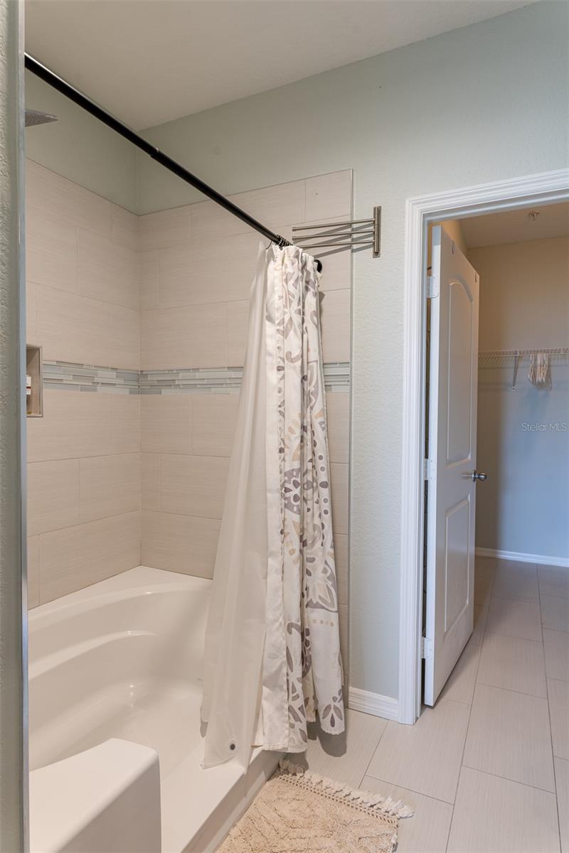 Image 18 of 25 For 4221 Spruce Street 1303